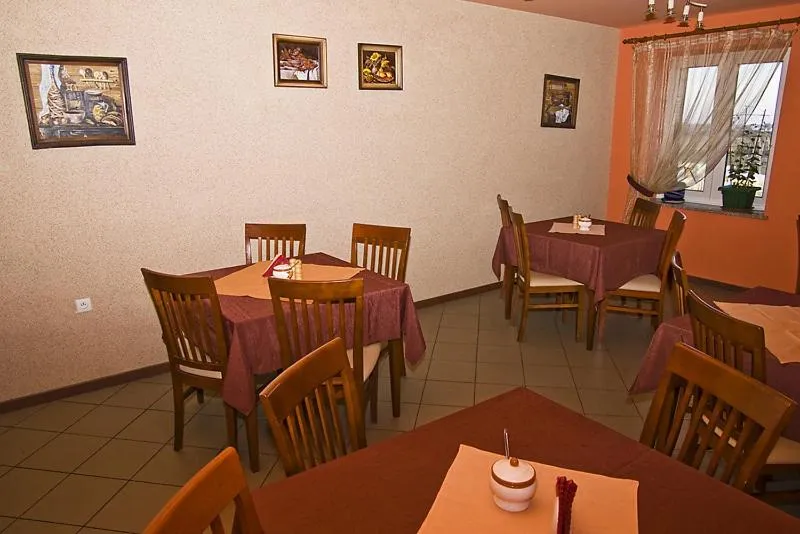 Restaurant/places to eat in Mixbud