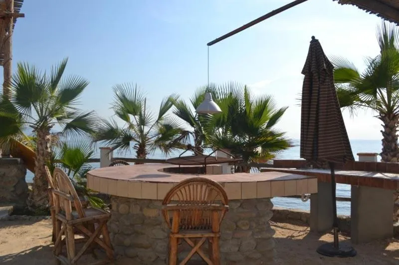 Restaurant/places to eat in Villa Paraíso