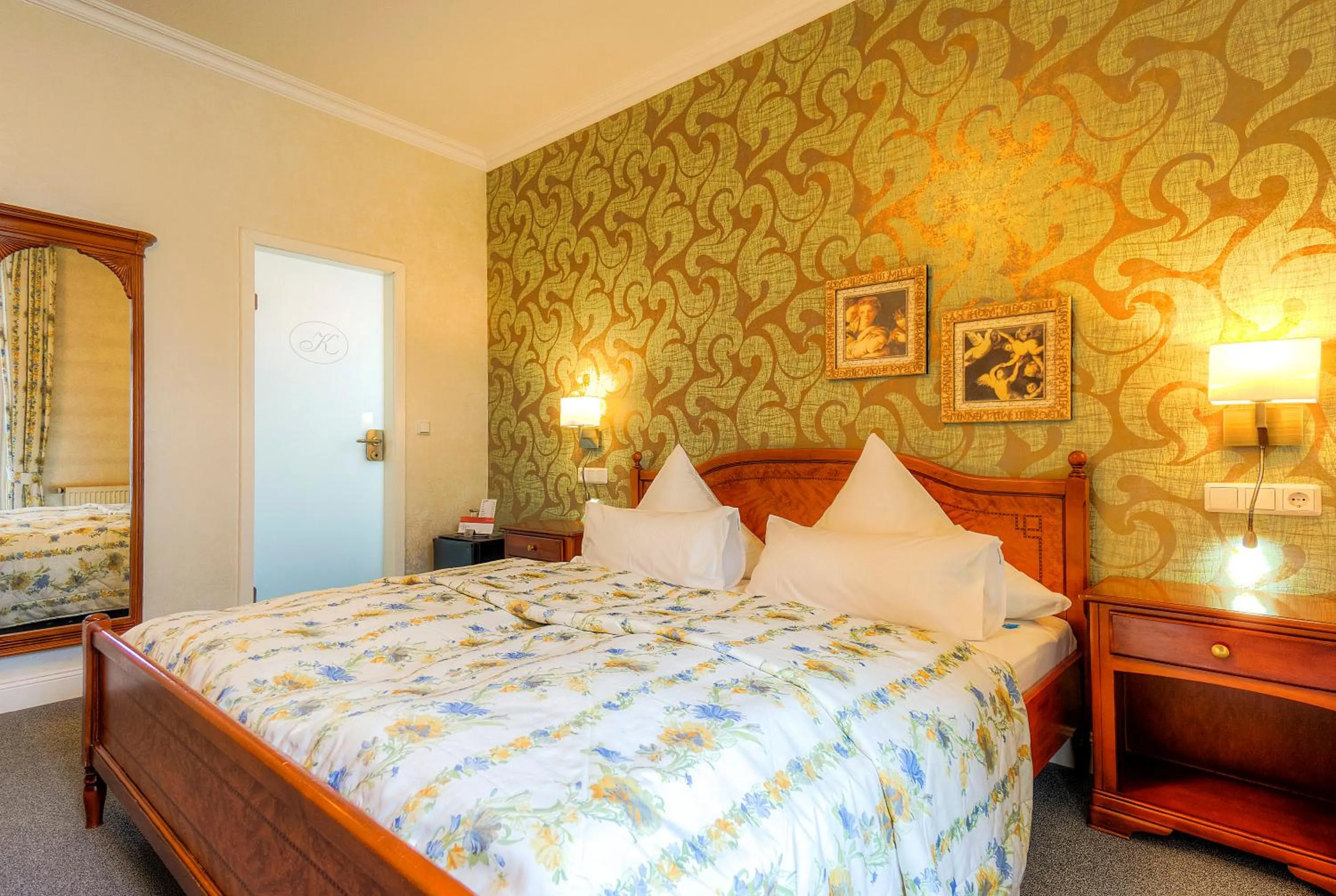 Decorative detail, Bed in KurparkHotel Warnemünde