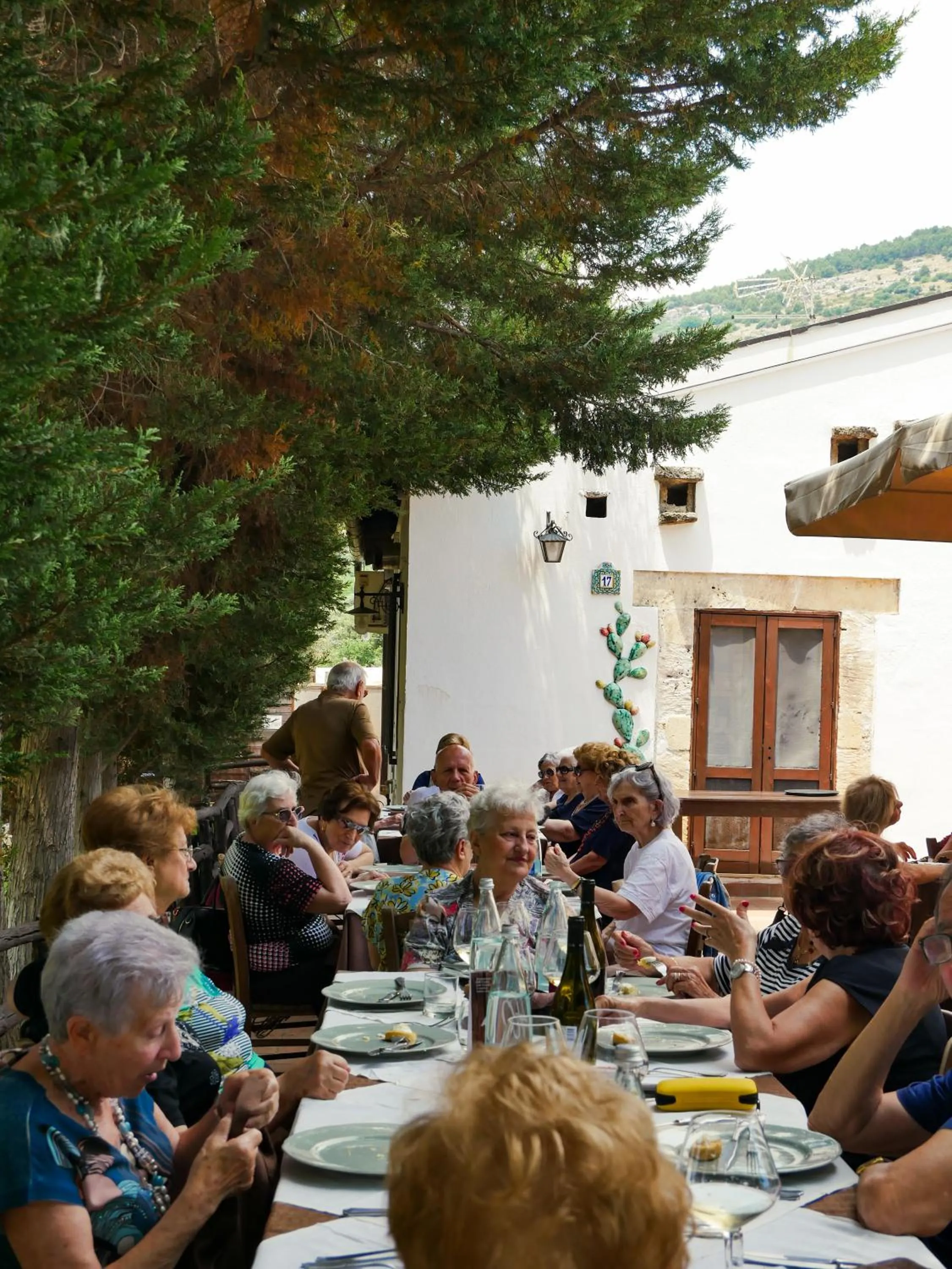 People in Pantalica Ranch Agriturismo Siciliano