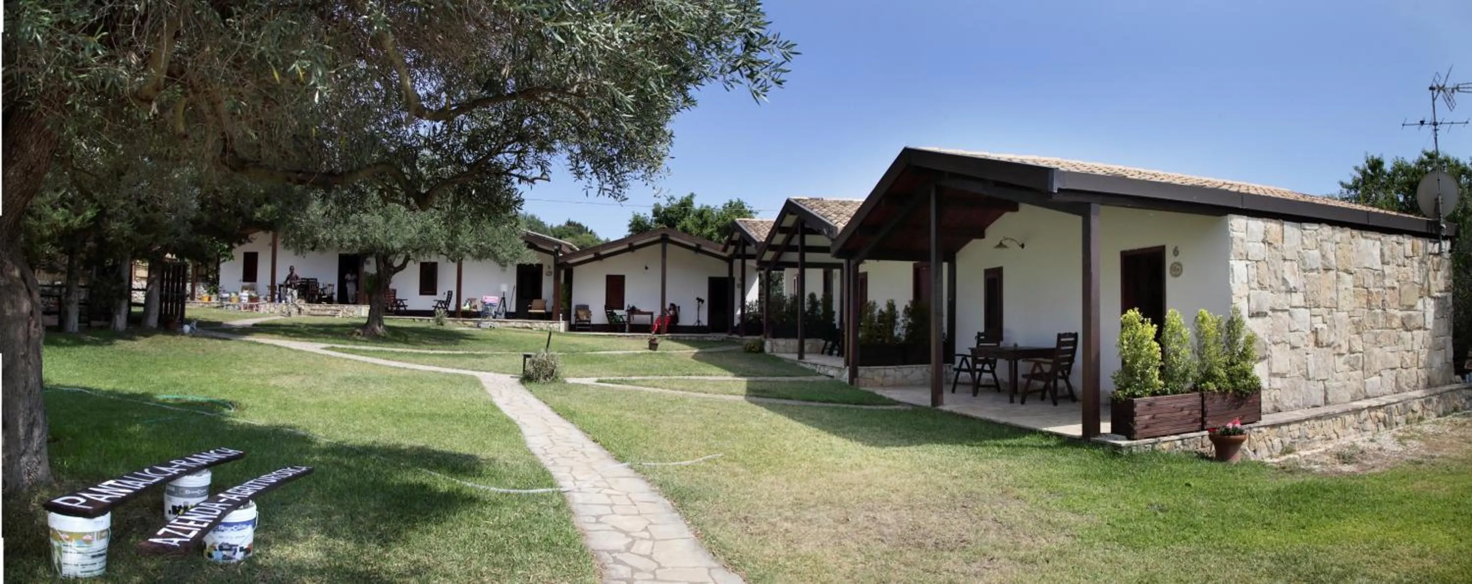 Property building in Pantalica Ranch Agriturismo Siciliano