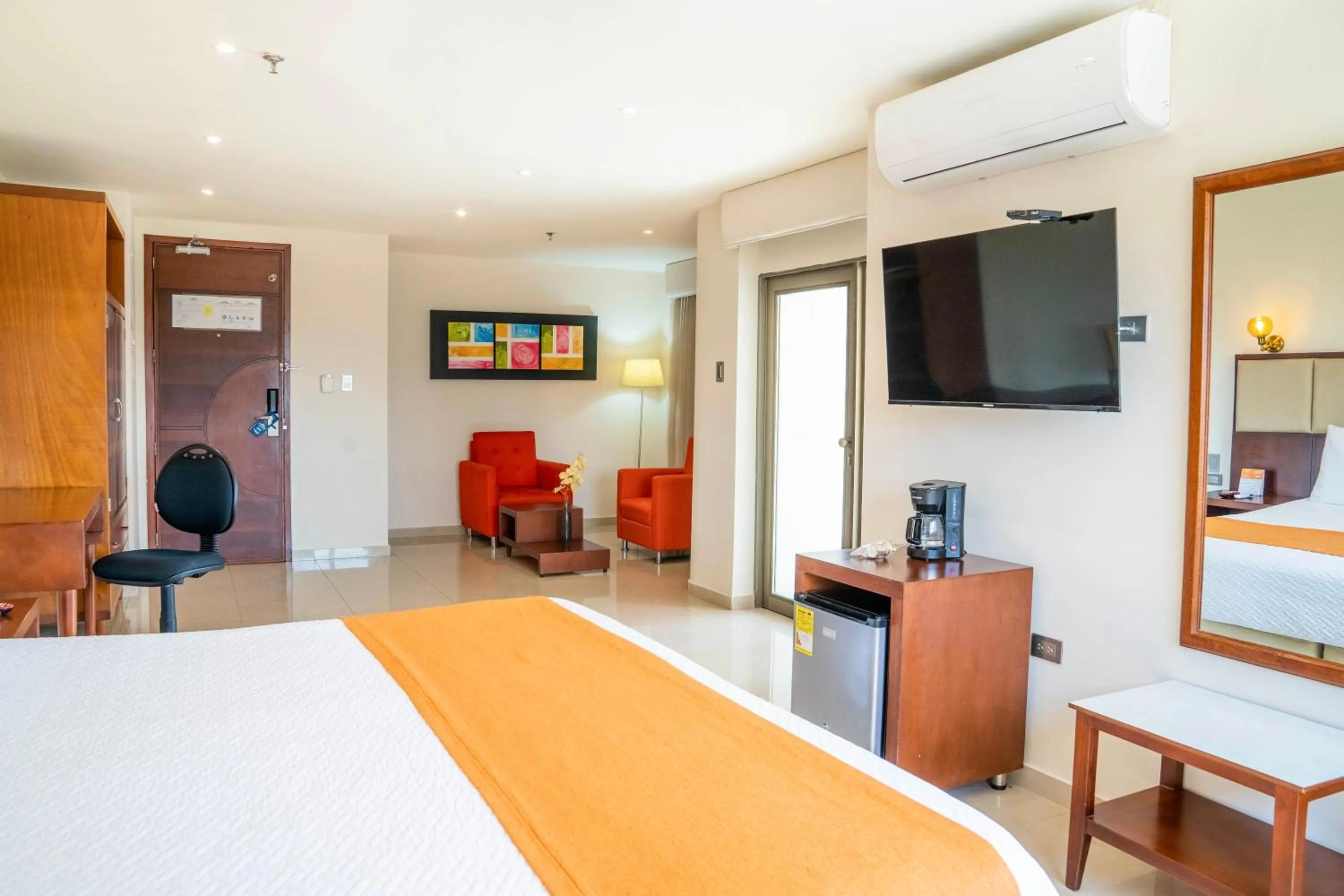 Photo of the whole room, Bed in Howard Johnson by Wyndham Barranquilla Versalles