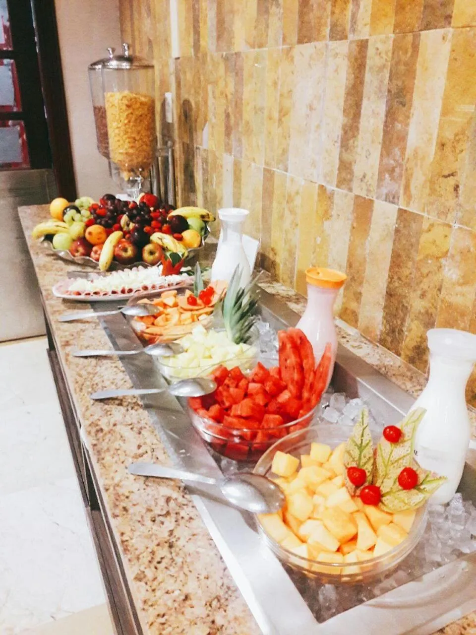 Food and drinks in Howard Johnson by Wyndham Barranquilla Versalles