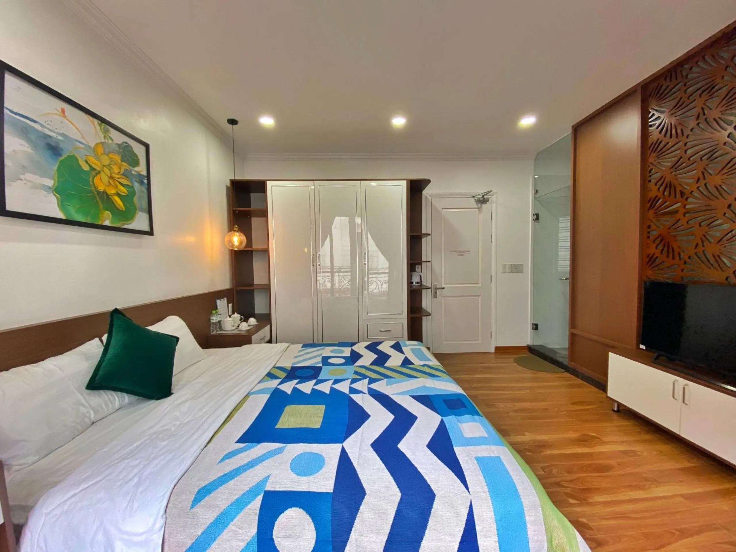 Bed in Hue Crown Boutique best hotel