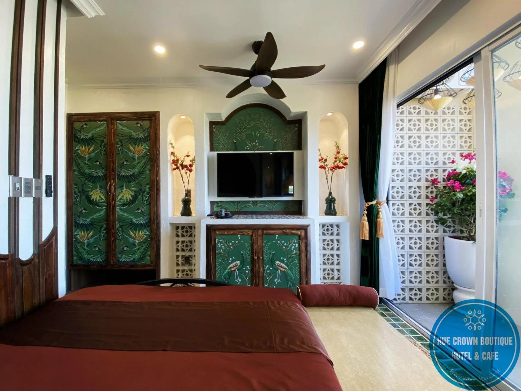 Bed in Hue Crown Boutique best hotel