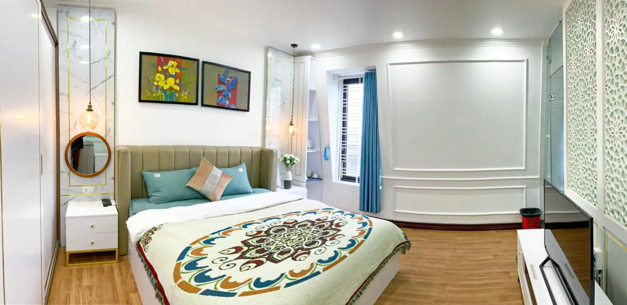 Bed in Hue Crown Boutique best hotel