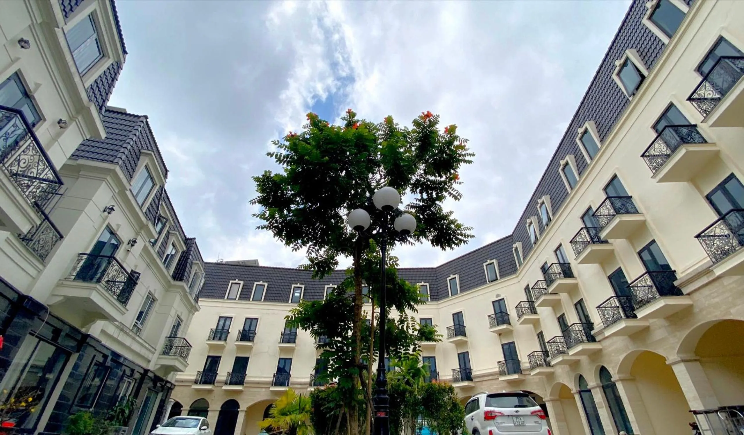 Hue Crown Boutique best hotel