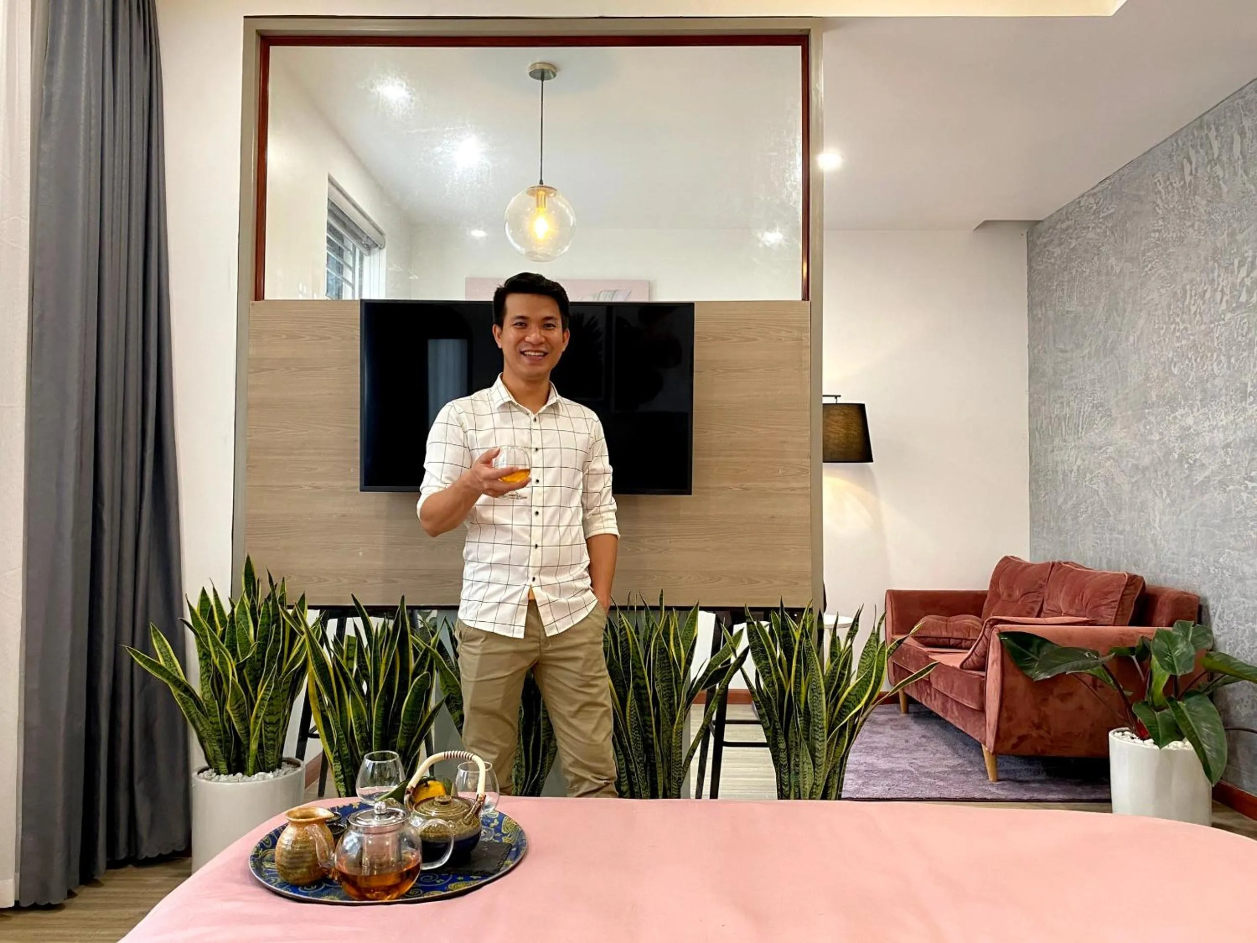 Hue Crown Boutique best hotel