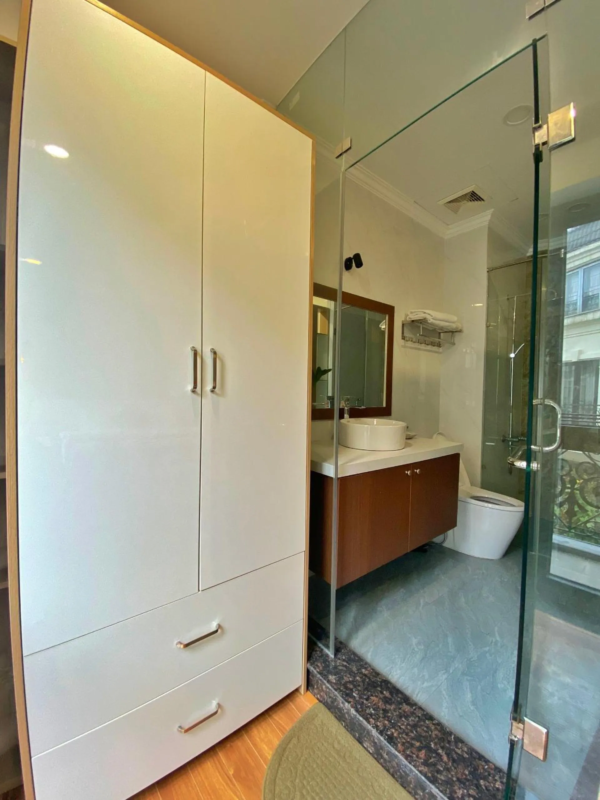 Hue Crown Boutique best hotel