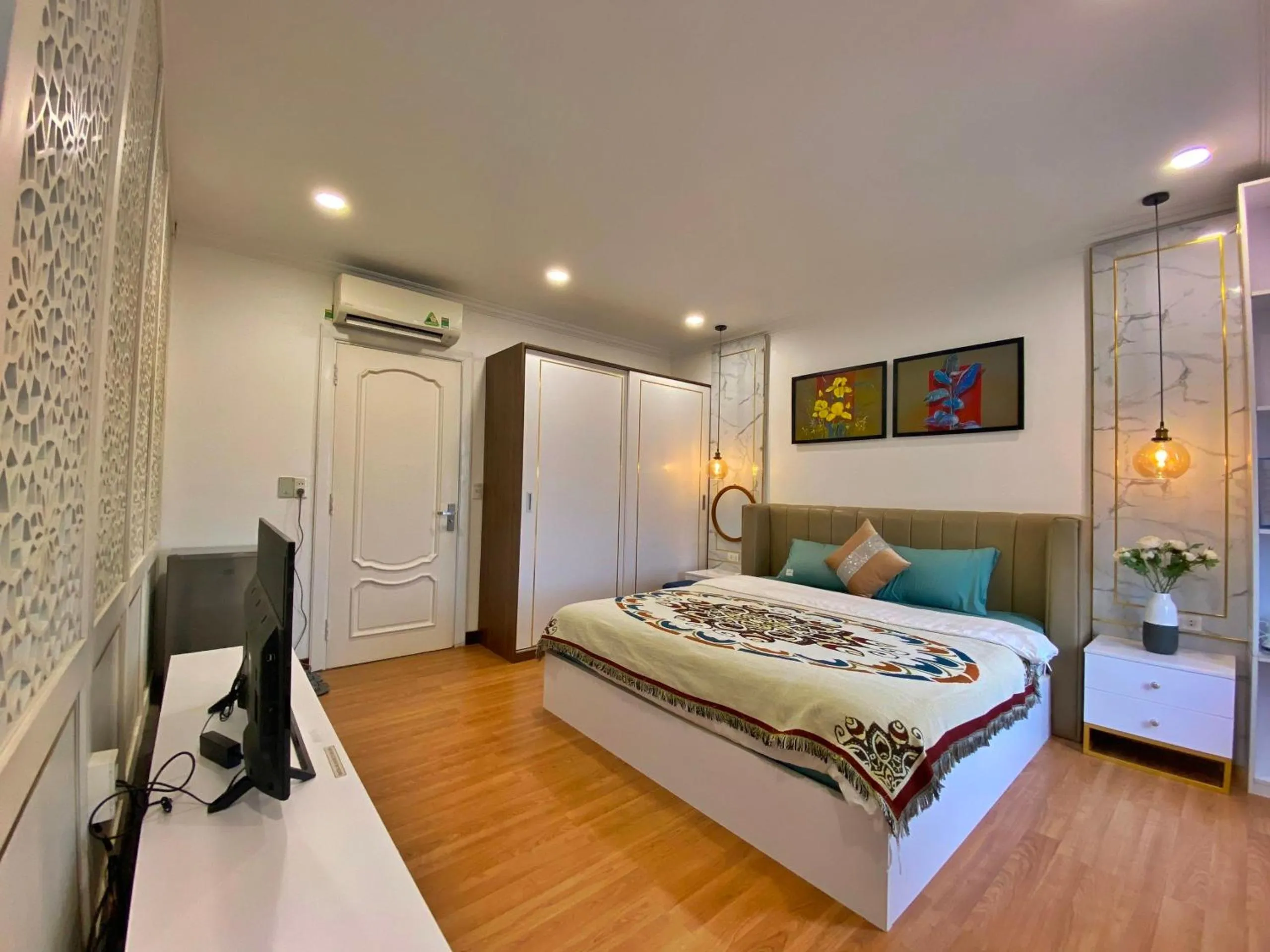 Bed in Hue Crown Boutique best hotel