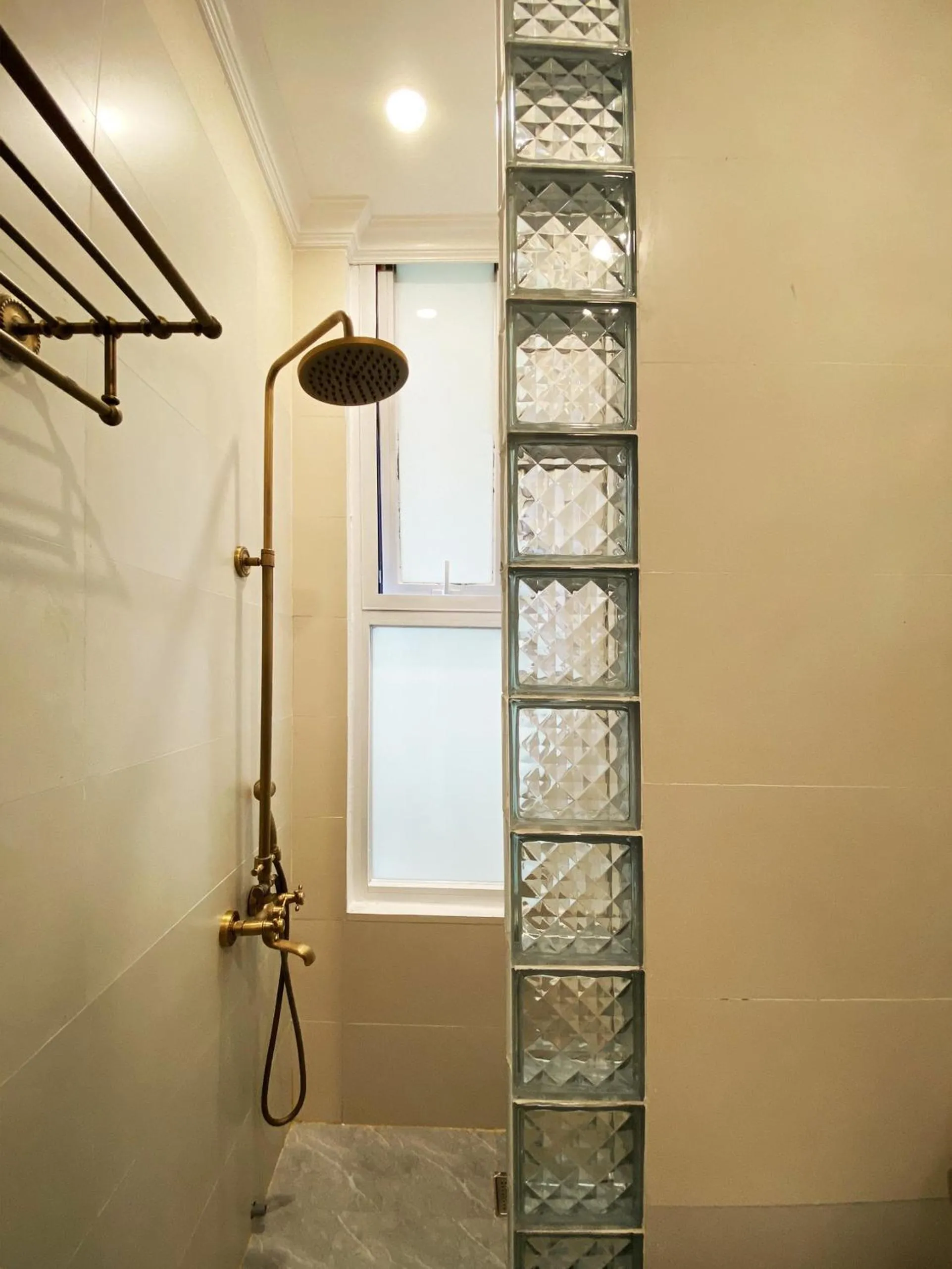 Hue Crown Boutique best hotel