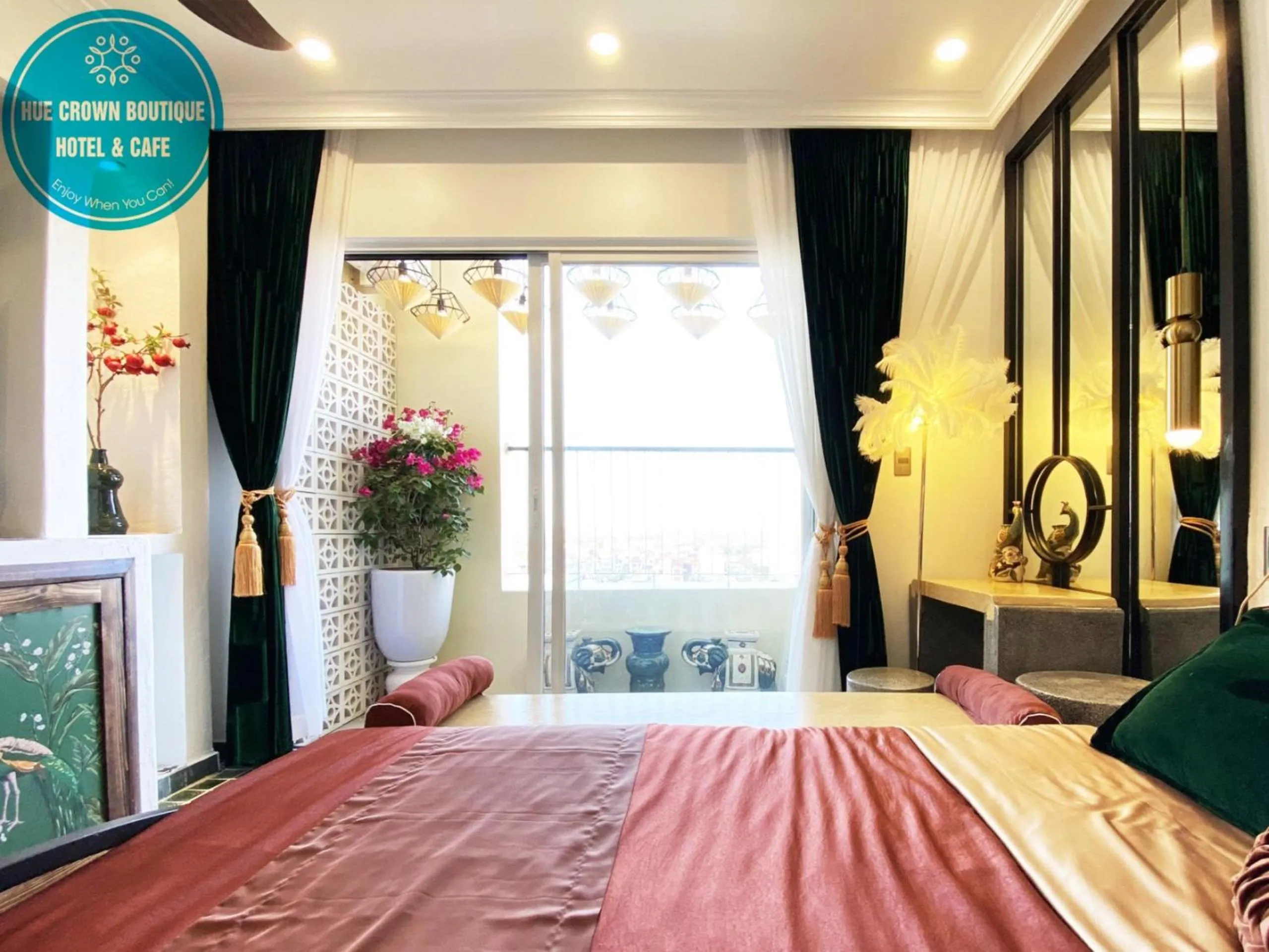 Bed in Hue Crown Boutique best hotel