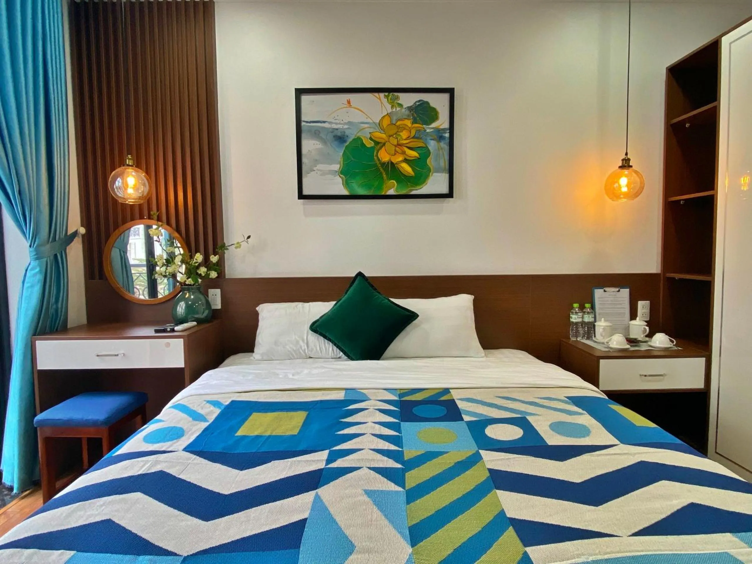 Bed in Hue Crown Boutique best hotel