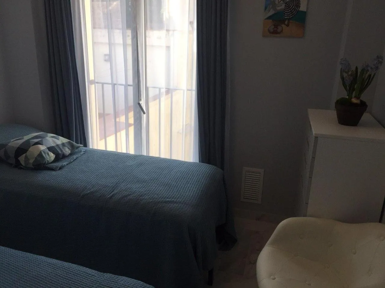 Photo of the whole room, Bed in Nuevo Luminoso Apartamento Catalina a 80 metros de la playa para 4 personas