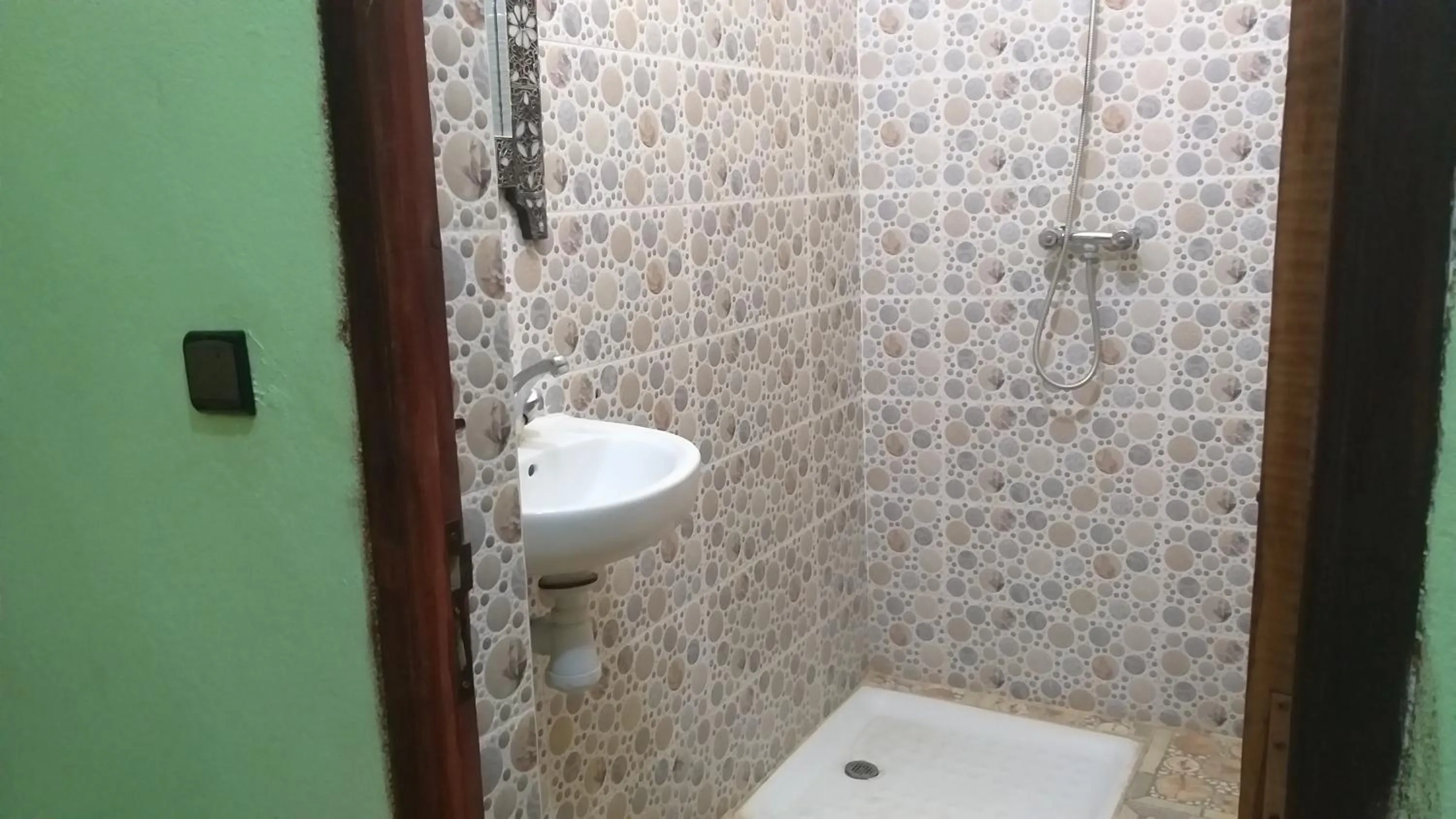 Merzouga Quiet apart &camels trecking