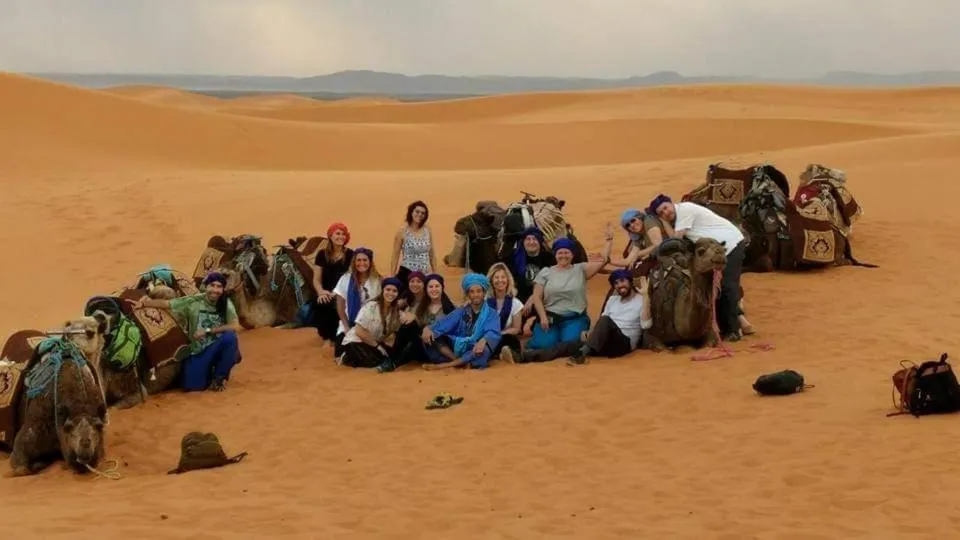 Merzouga Quiet apart &camels trecking