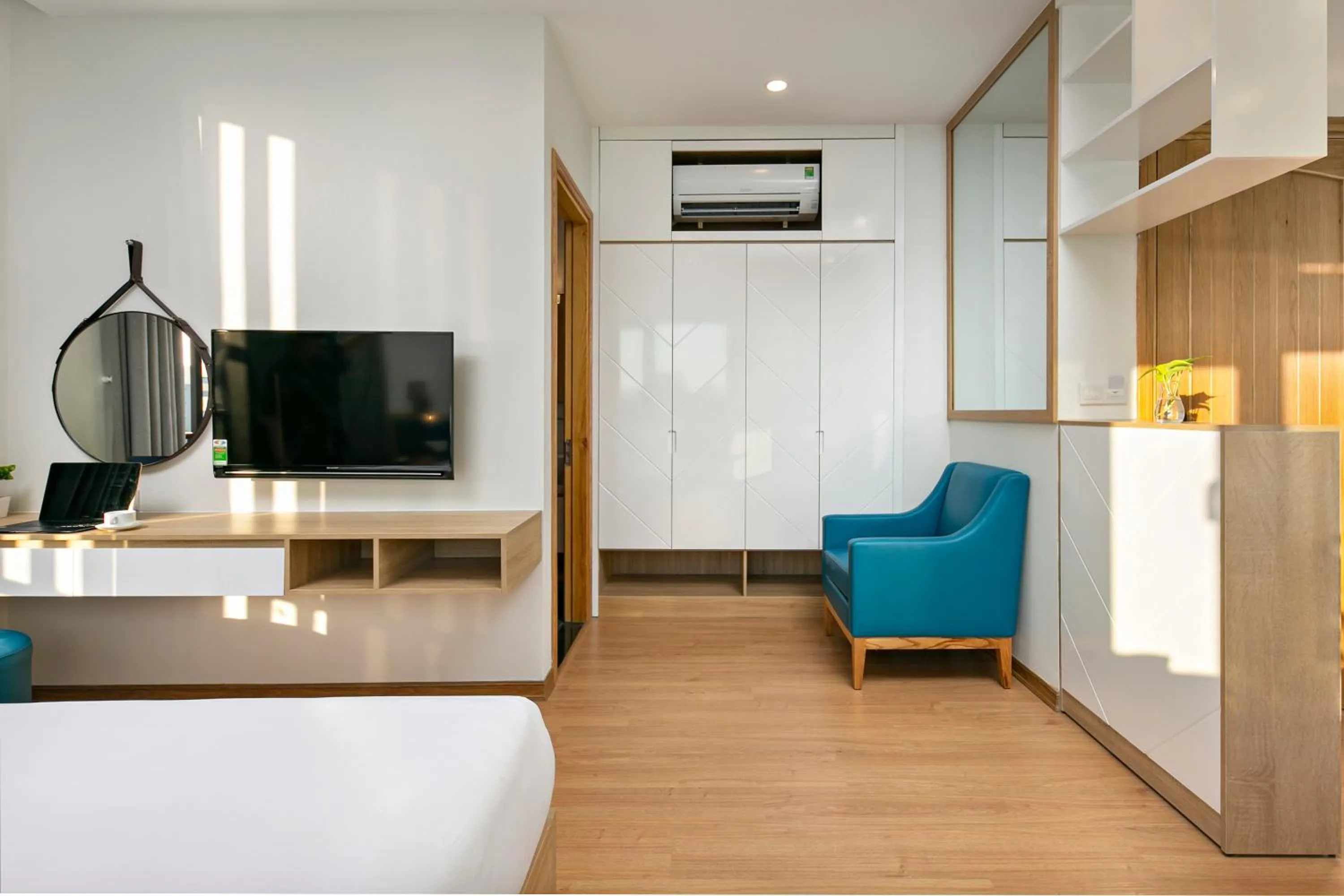 TV and multimedia, Bed in Dolphin Hotel and Apartment