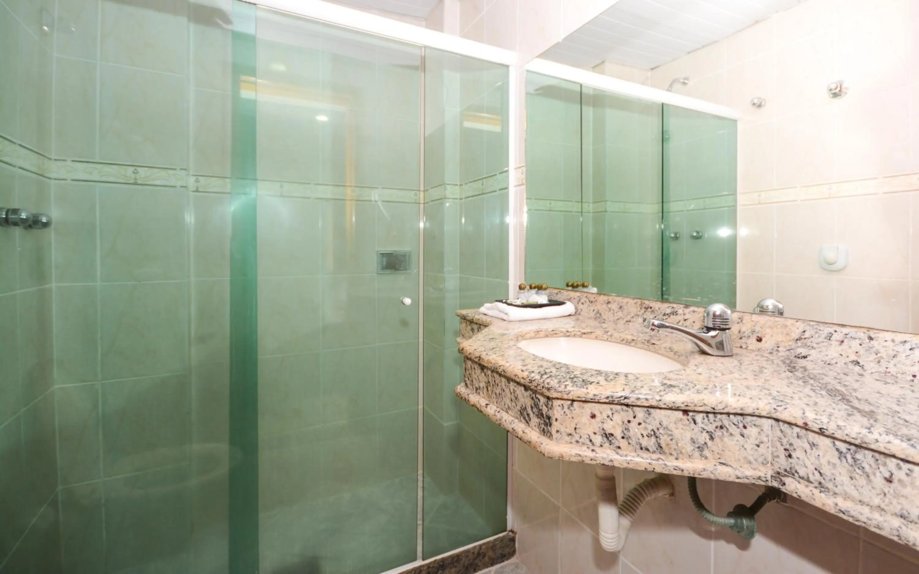 Bathroom in Vox Hotel