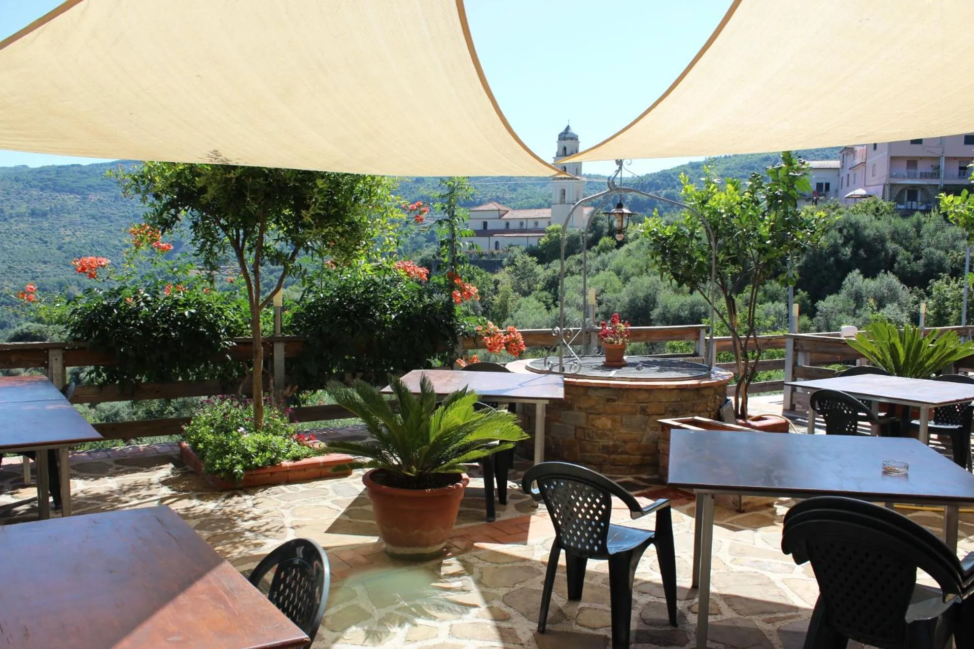 Restaurant/places to eat in B & B Il Campanile