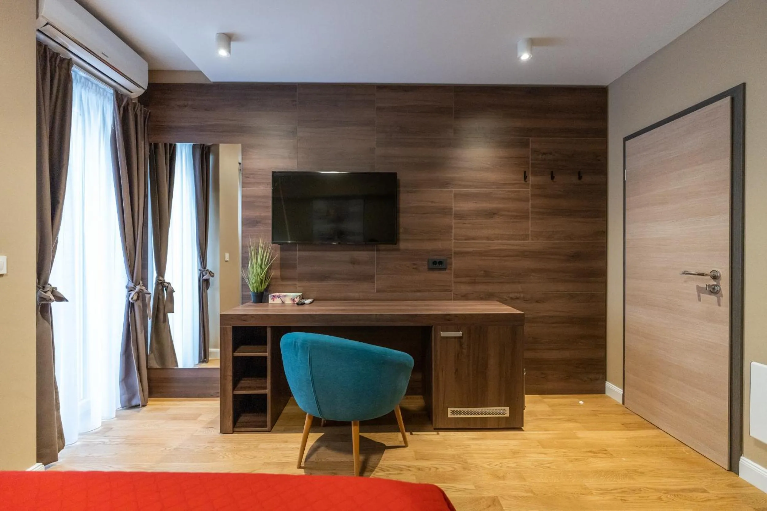 TV and multimedia in Hotel Sky