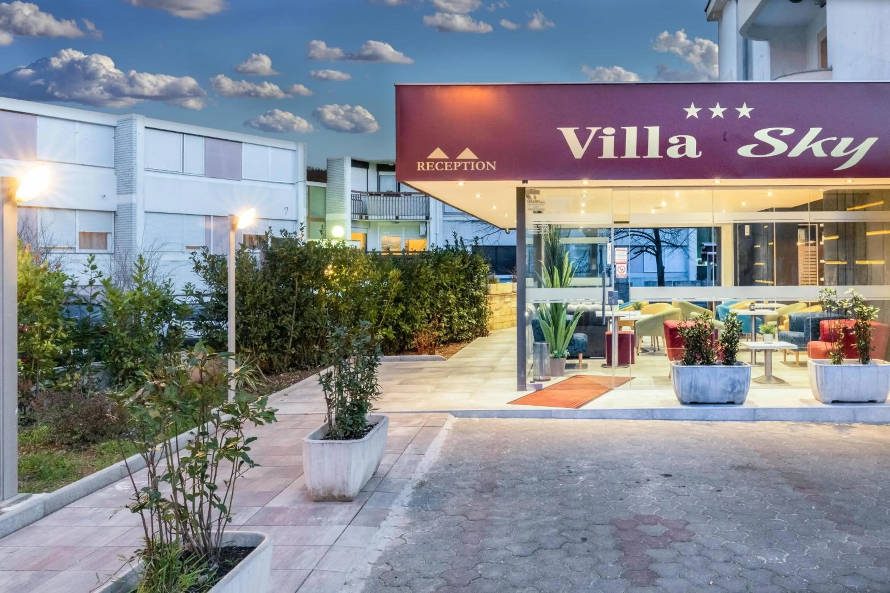 Facade/entrance in Hotel Sky