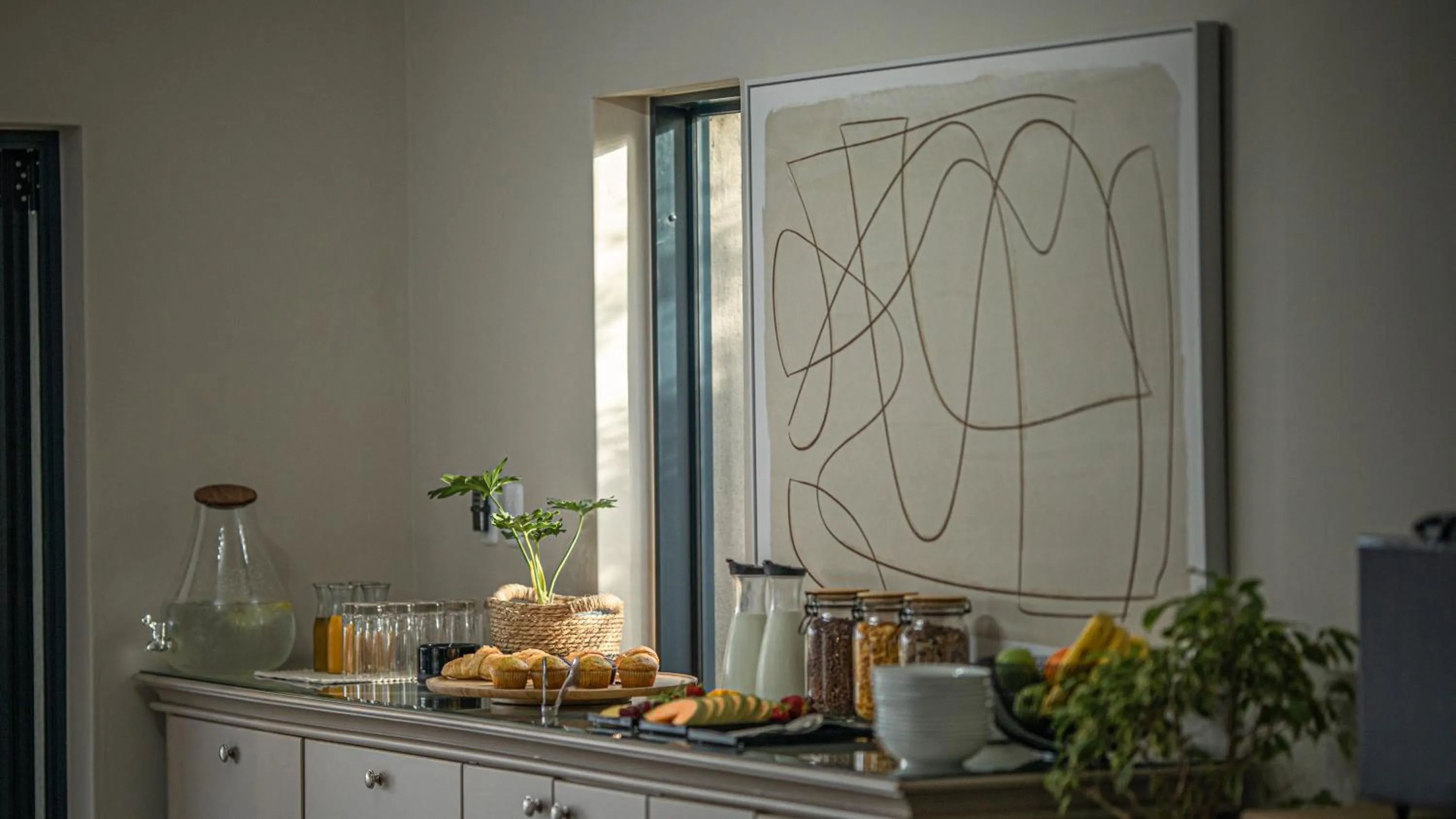 Continental breakfast in Little Kubu Lodge