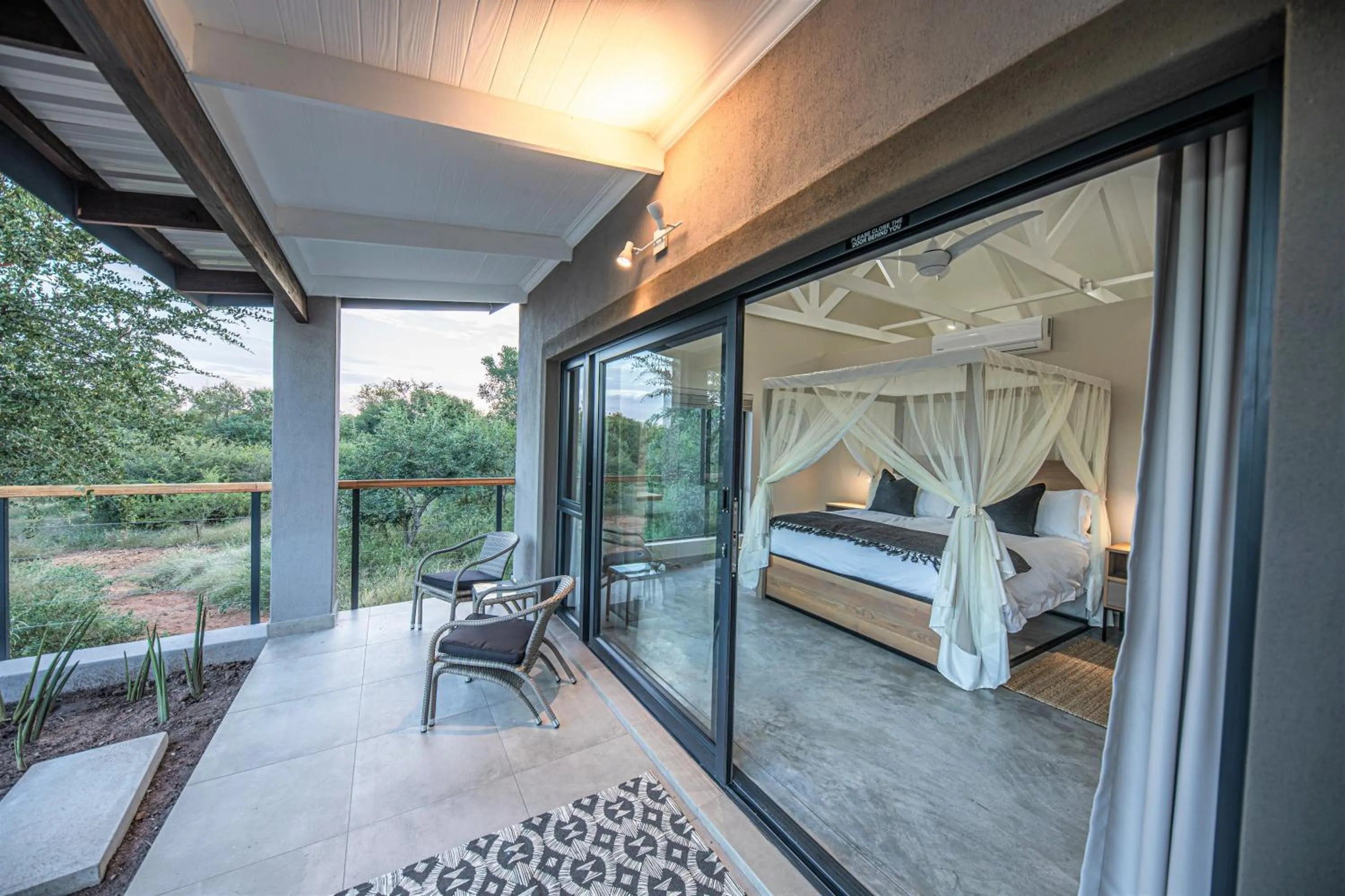 Balcony/Terrace, Bed in Little Kubu Lodge