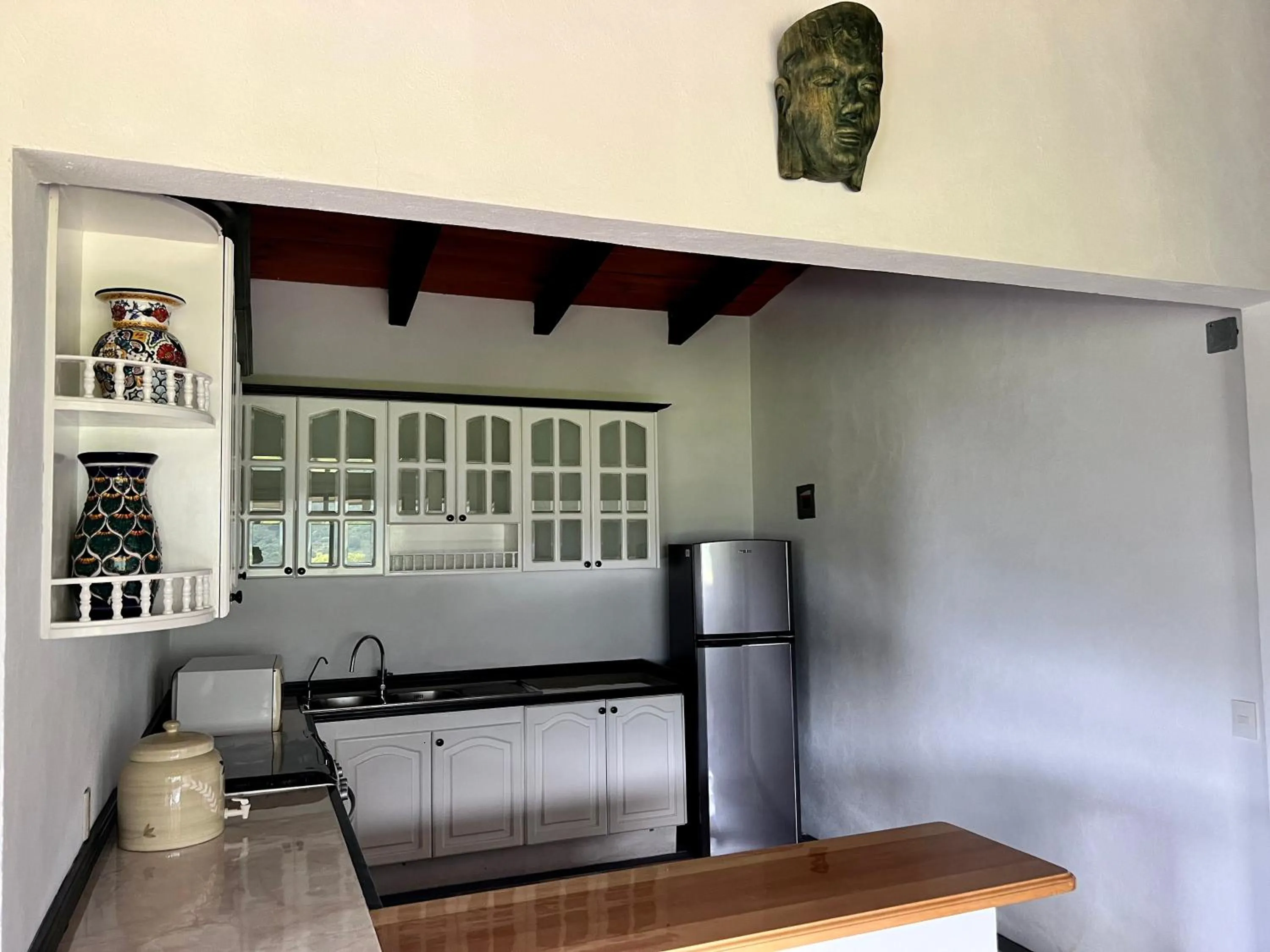 Paradise Hotel Boutique & Lounge