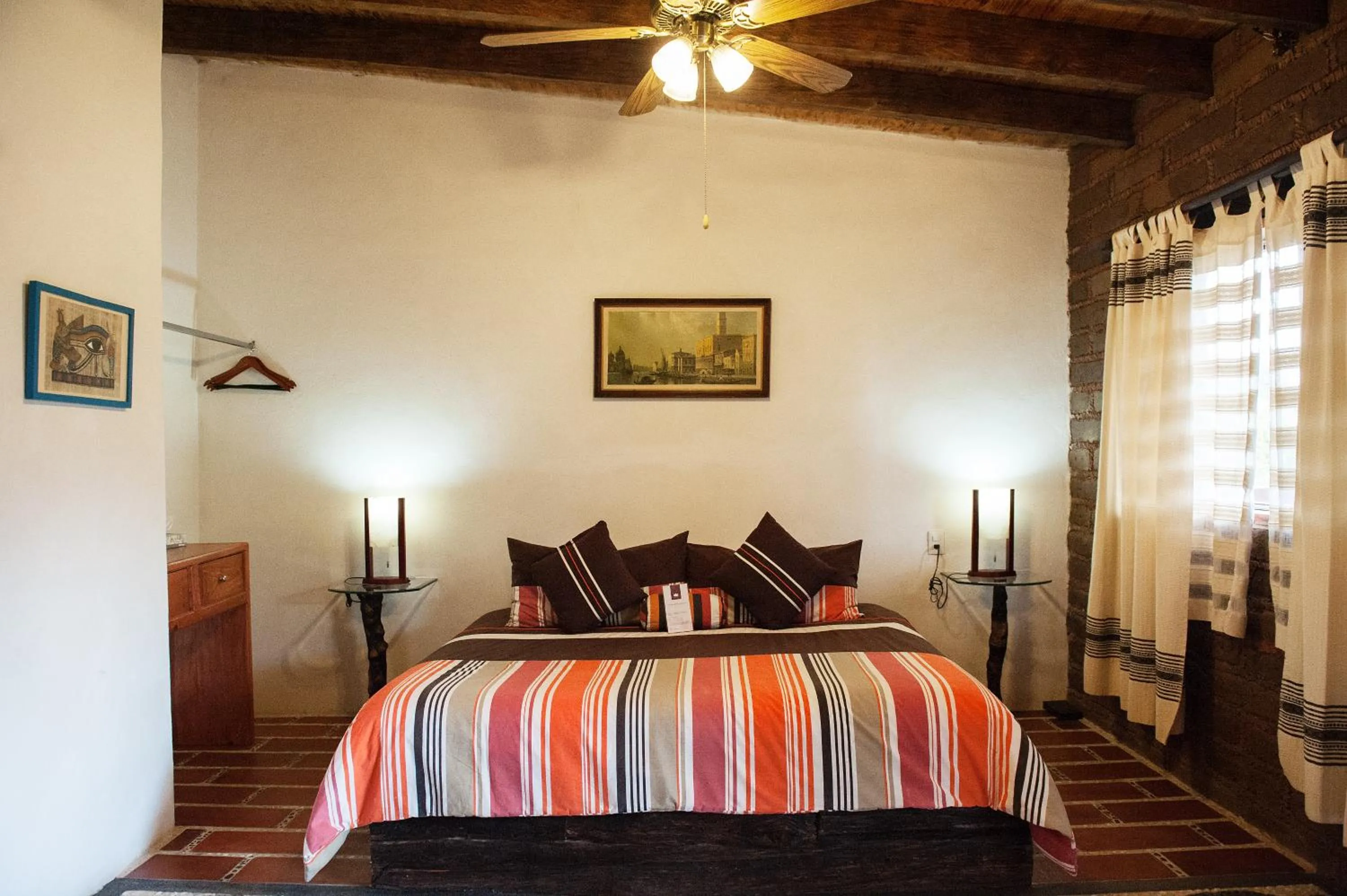 Bed in Paradise Hotel Boutique & Lounge