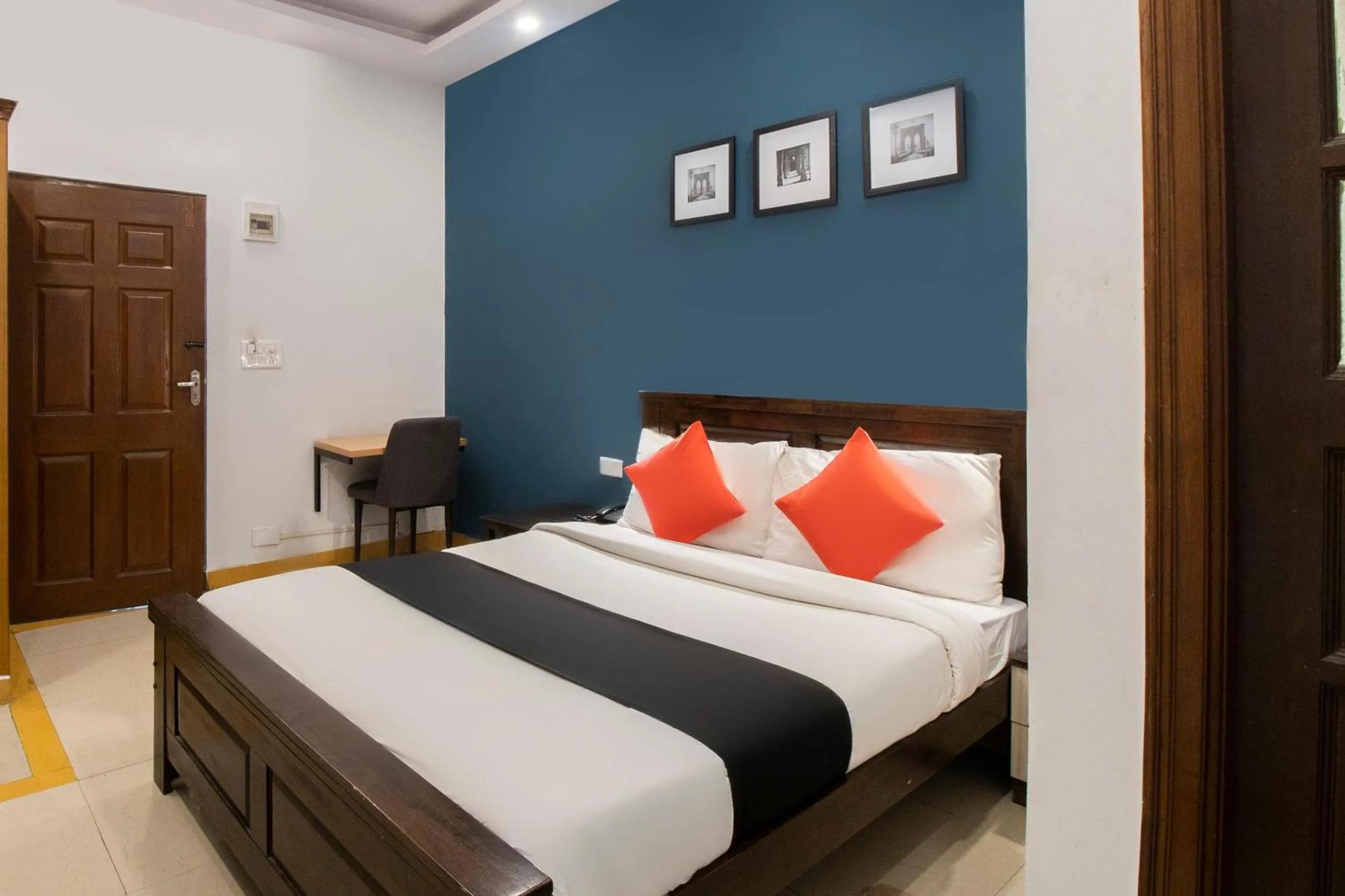 Bedroom, Bed in Collection O Victorian Comforts