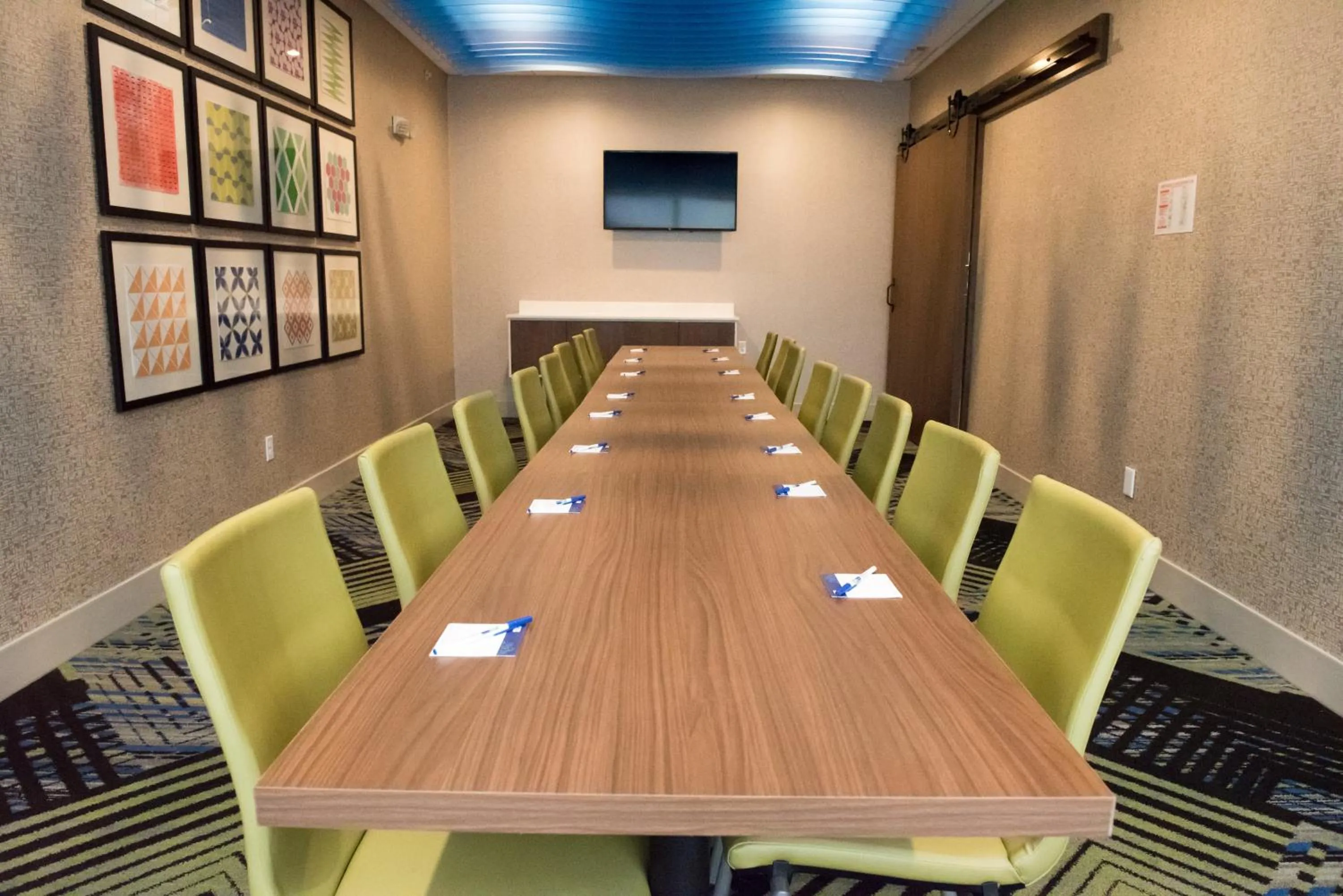 Meeting/conference room in Holiday Inn Express & Suites - Mishawaka - South Bend by IHG