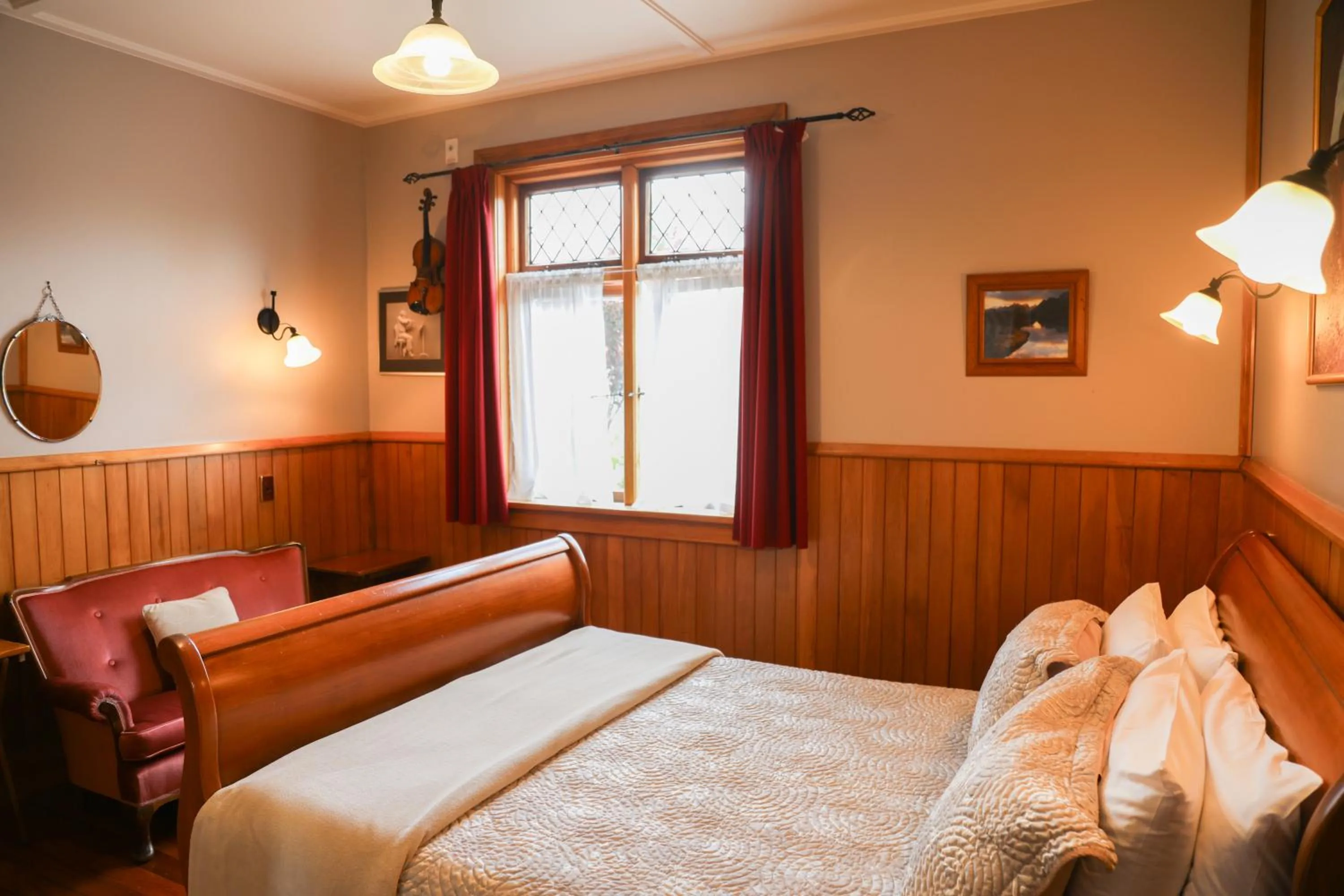 Bed in Te Anau Lodge