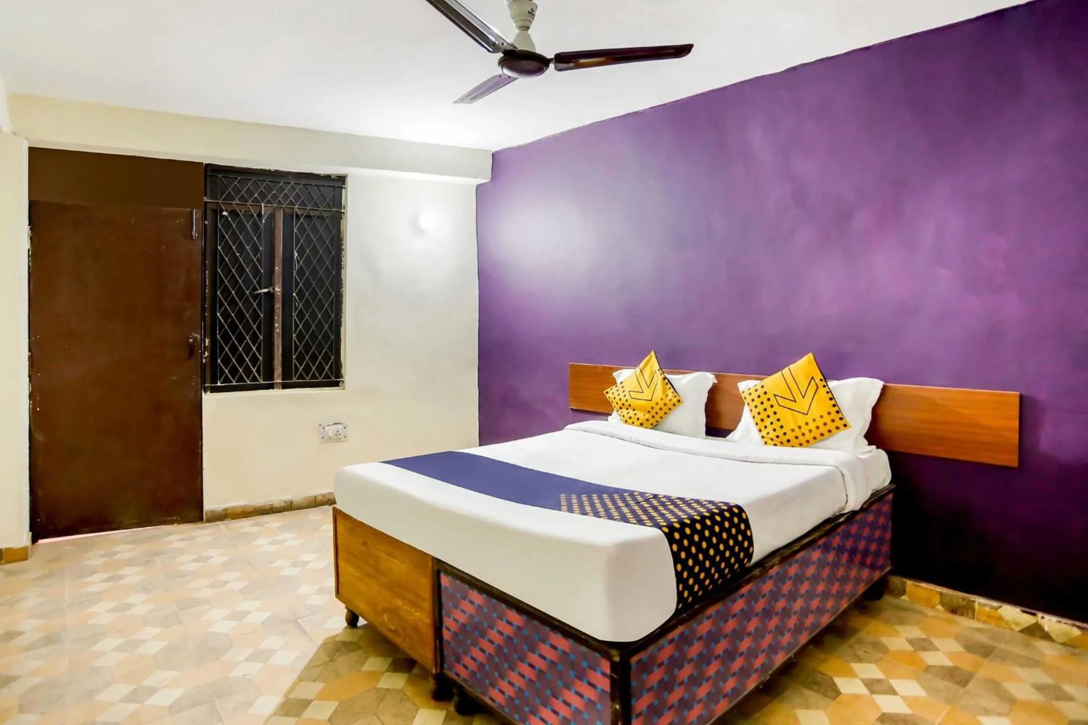 Bedroom, Bed in SPOT ON Hotel Harry's 1 Near Select Citywalk Mall