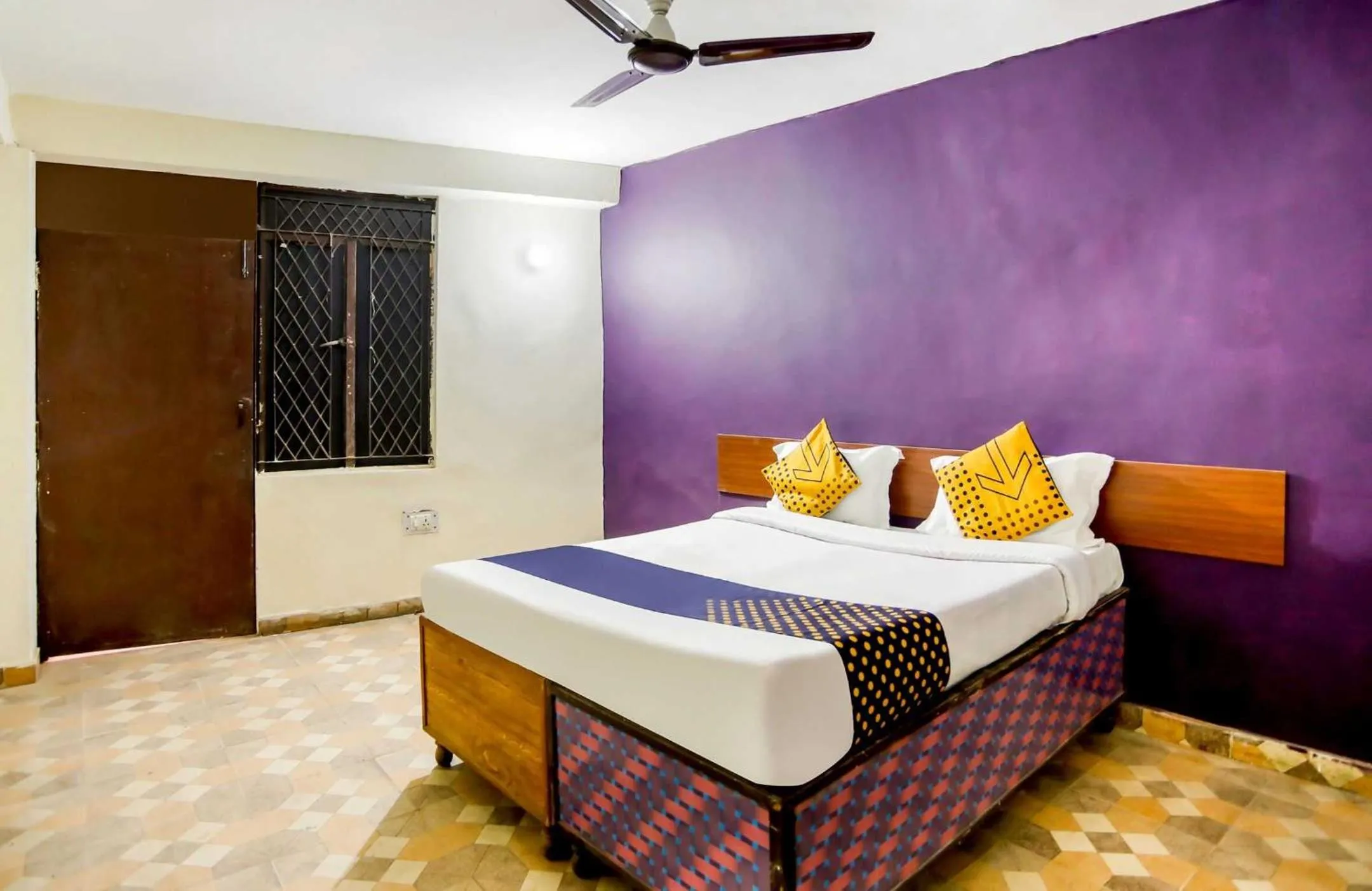 Bedroom, Bed in SPOT ON Hotel Harry's 1 Near Select Citywalk Mall