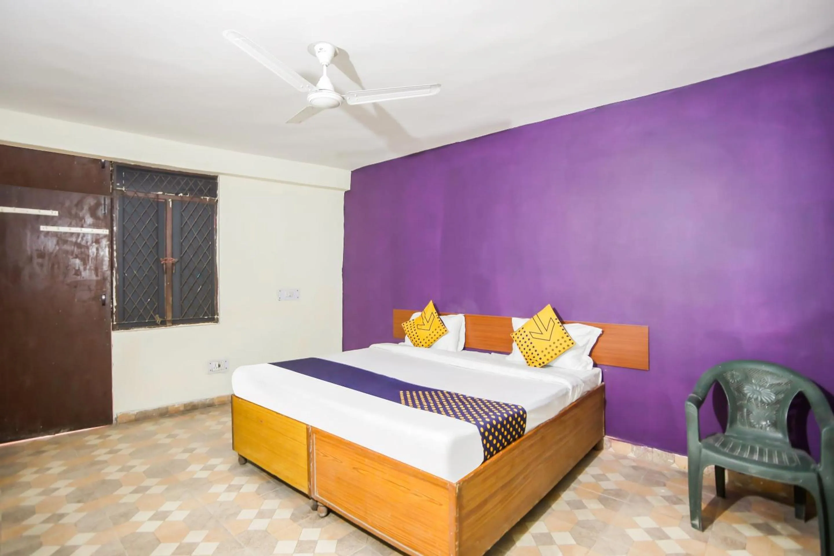 Bedroom, Bed in SPOT ON Hotel Harry's 1 Near Select Citywalk Mall