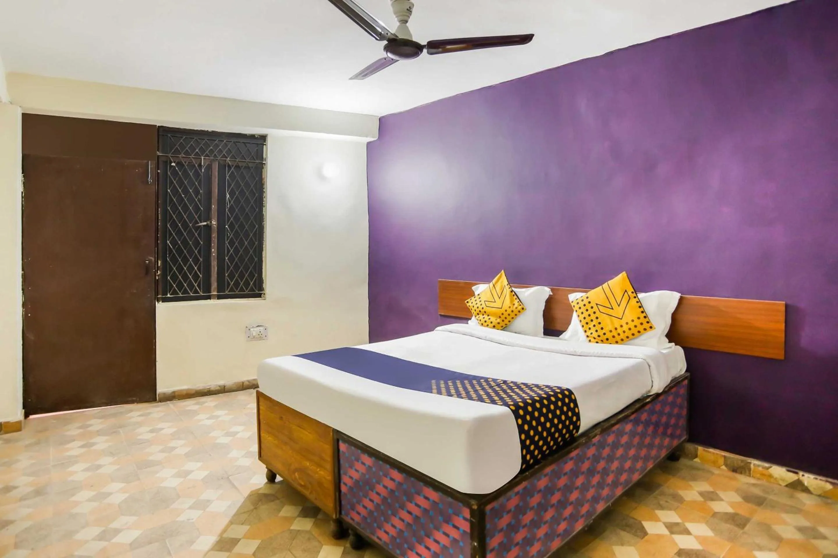 Bedroom, Bed in SPOT ON Hotel Harry's 1 Near Select Citywalk Mall