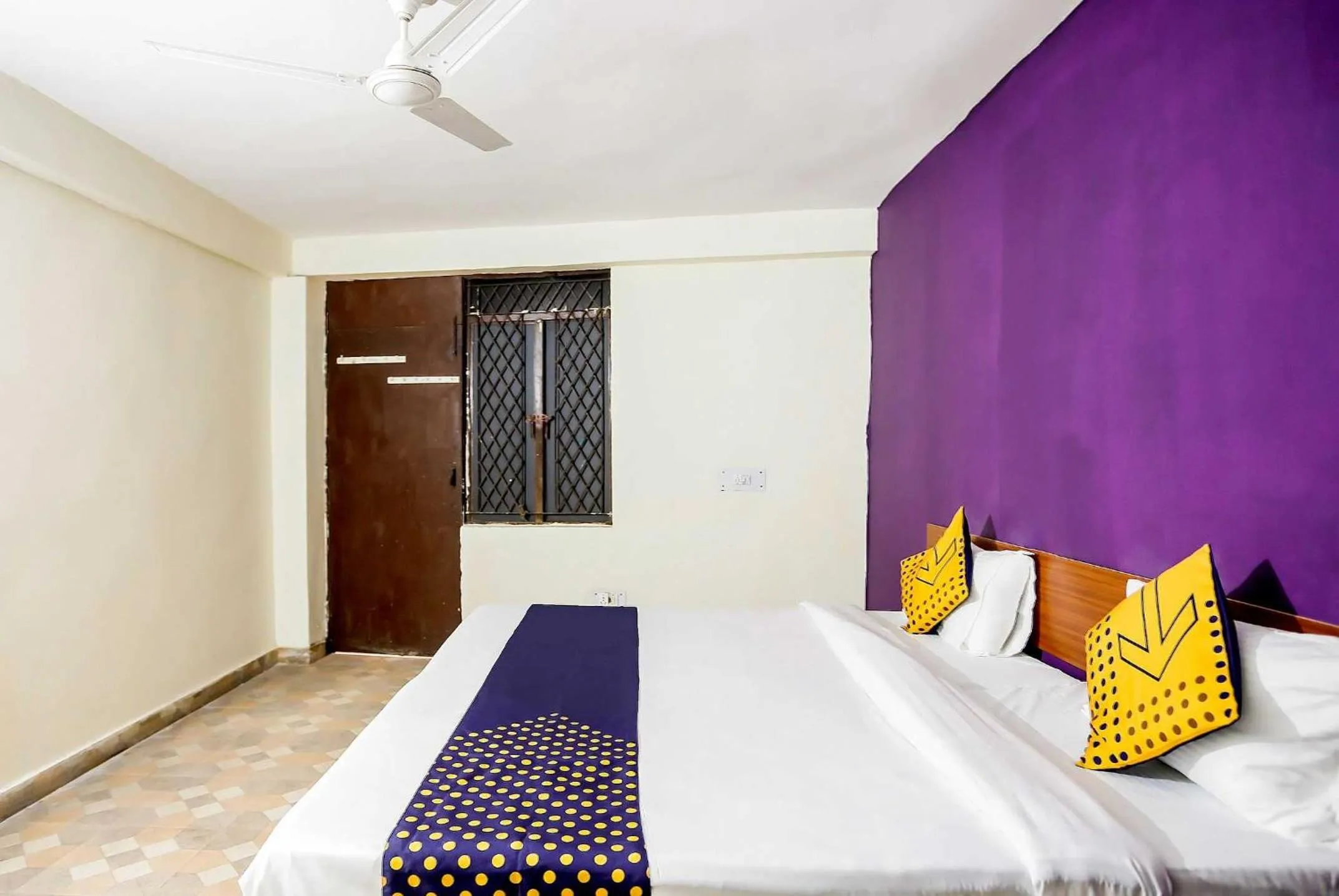 Bedroom, Bed in SPOT ON Hotel Harry's 1 Near Select Citywalk Mall