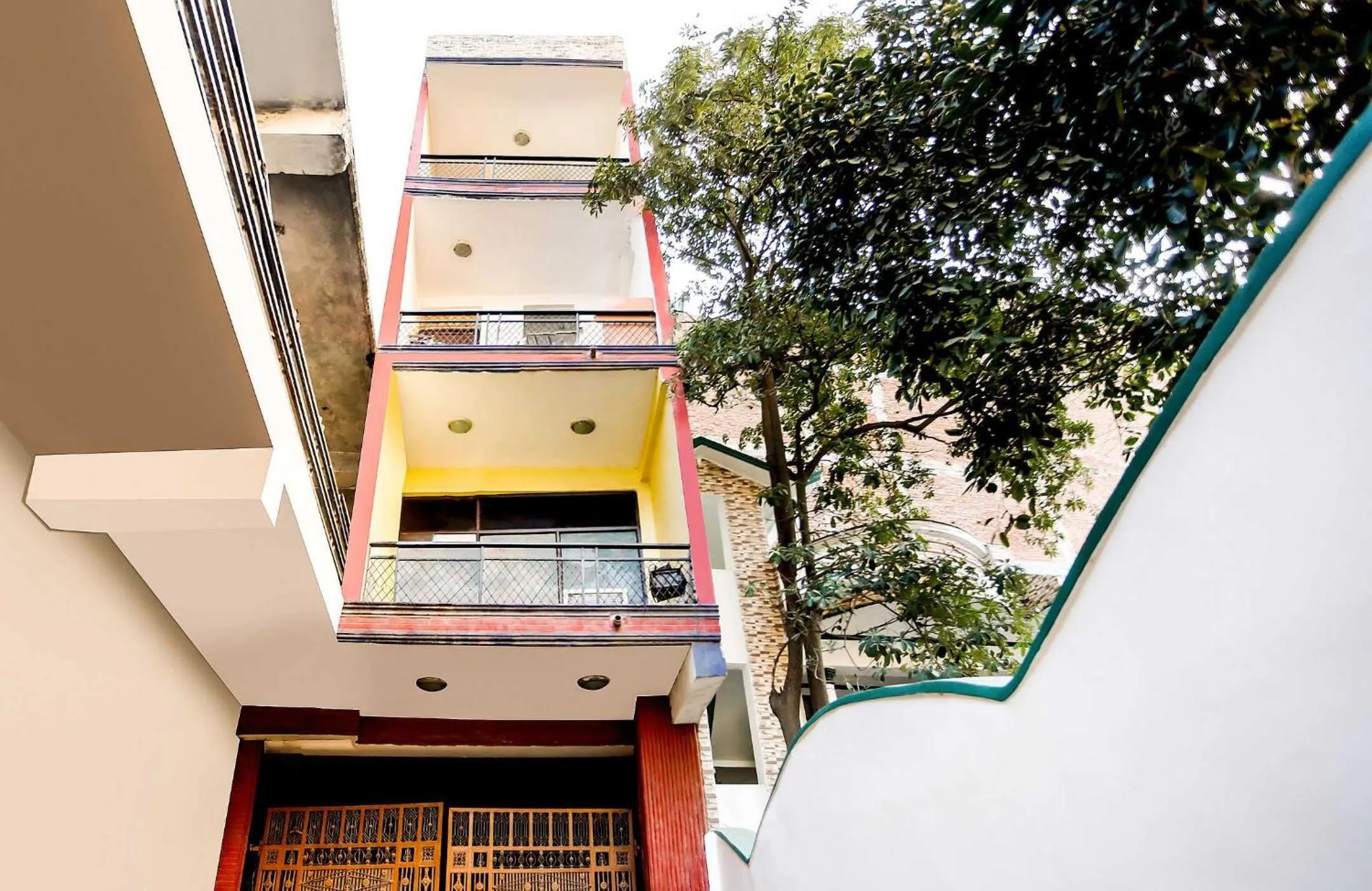 Facade/entrance in SPOT ON Hotel Harry's 1 Near Select Citywalk Mall