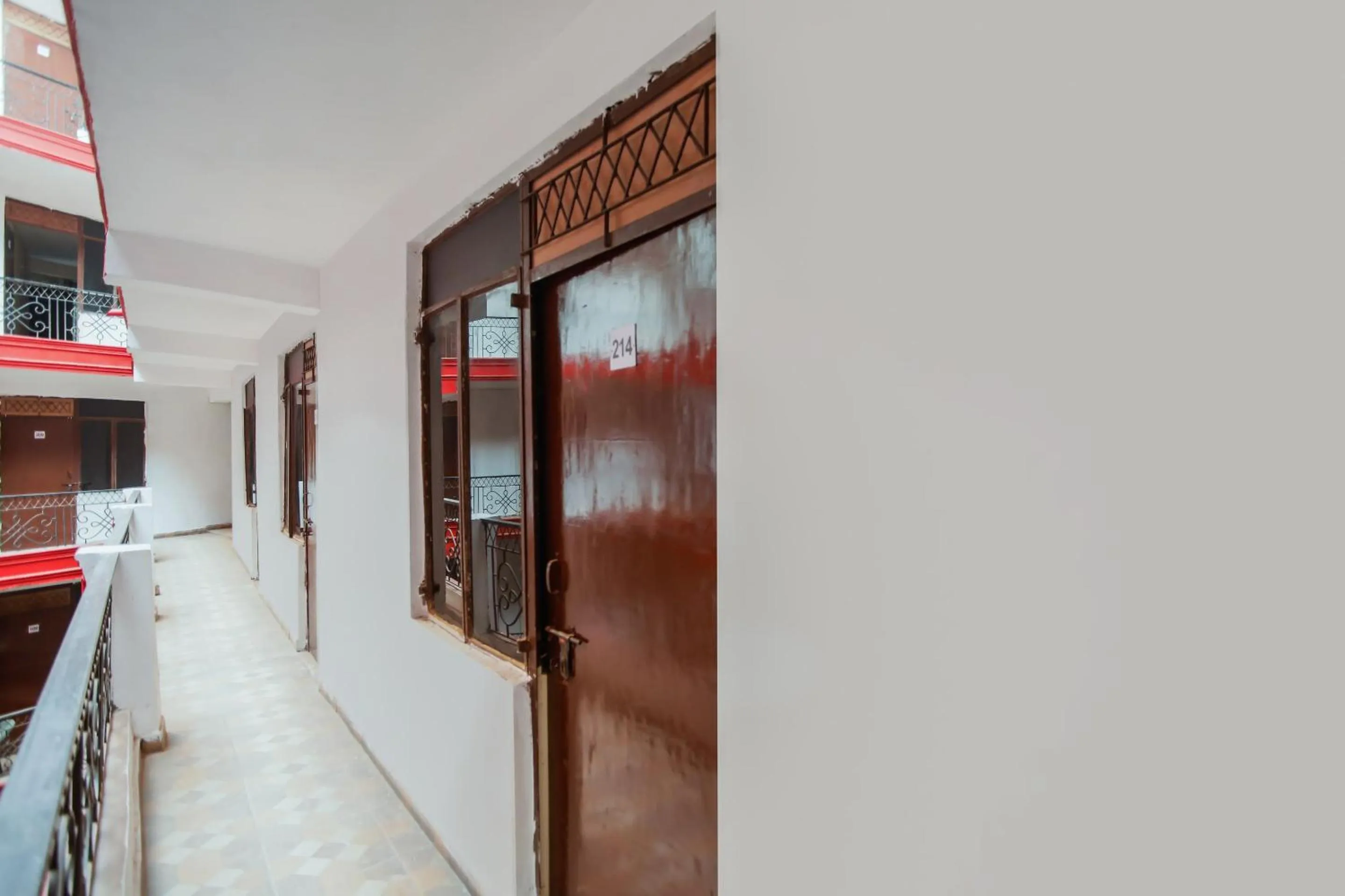 Lobby or reception in SPOT ON Hotel Harry's 1 Near Select Citywalk Mall