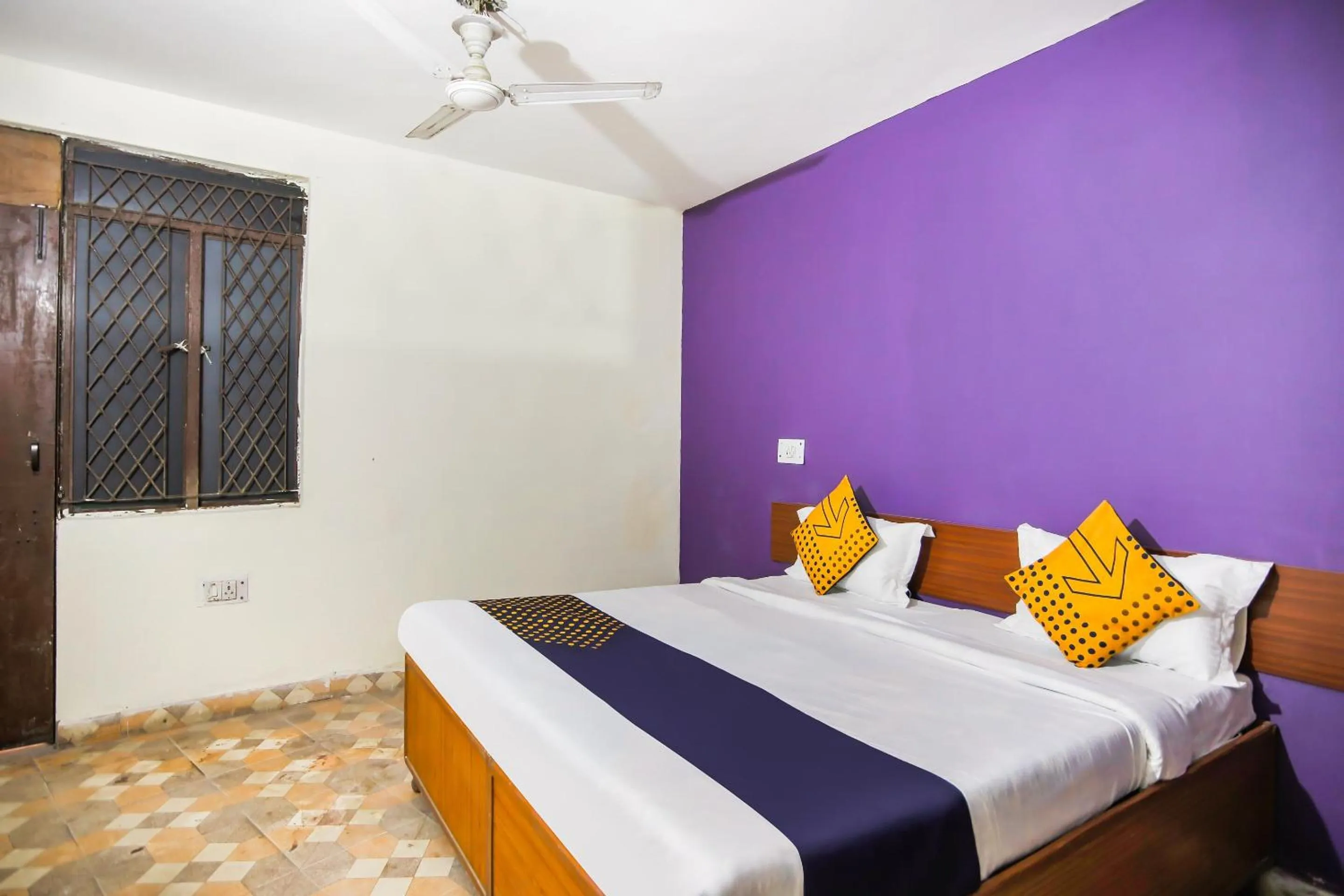 Bedroom, Bed in SPOT ON Hotel Harry's 1 Near Select Citywalk Mall