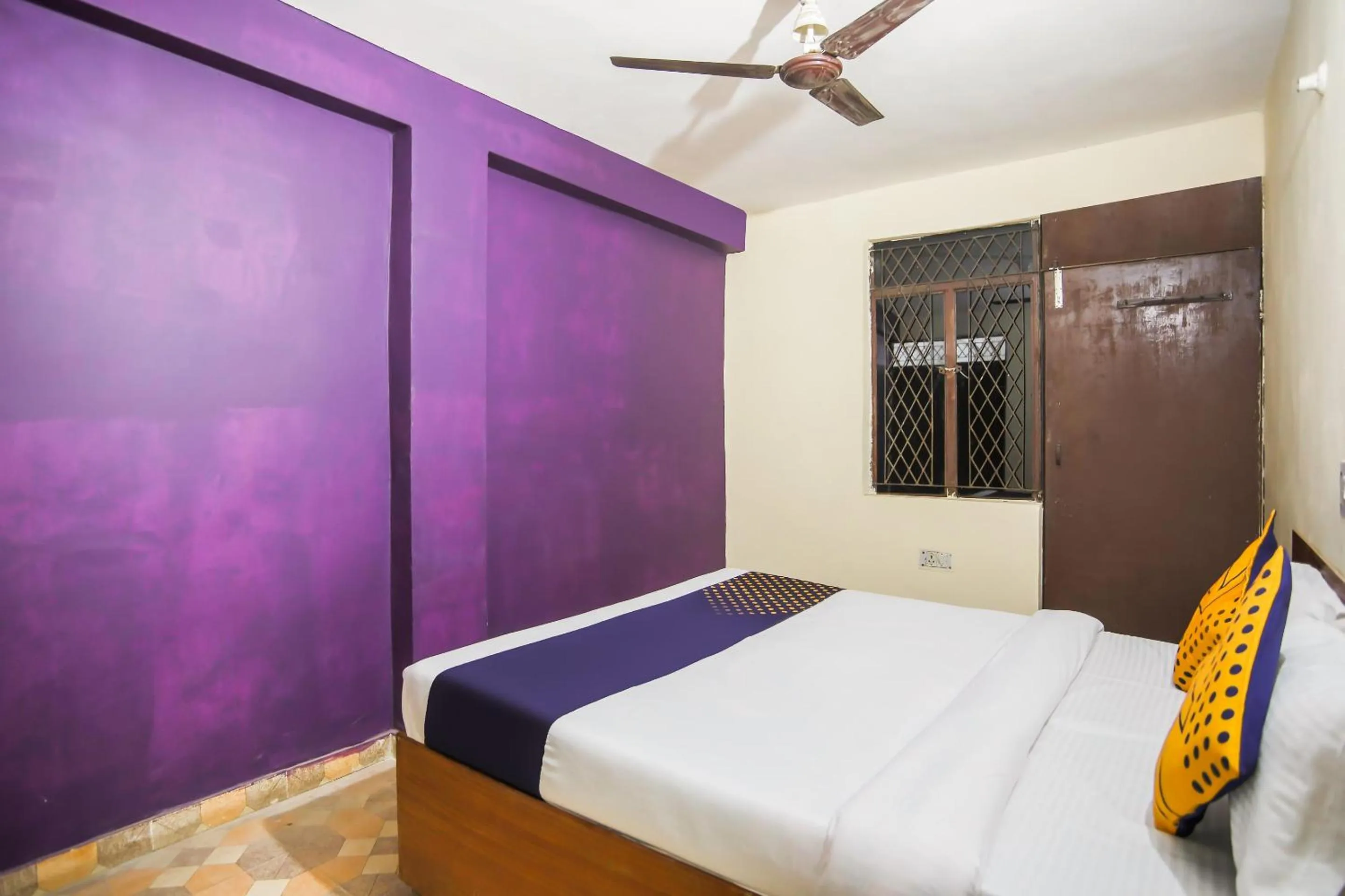 Bedroom, Bed in SPOT ON Hotel Harry's 1 Near Select Citywalk Mall