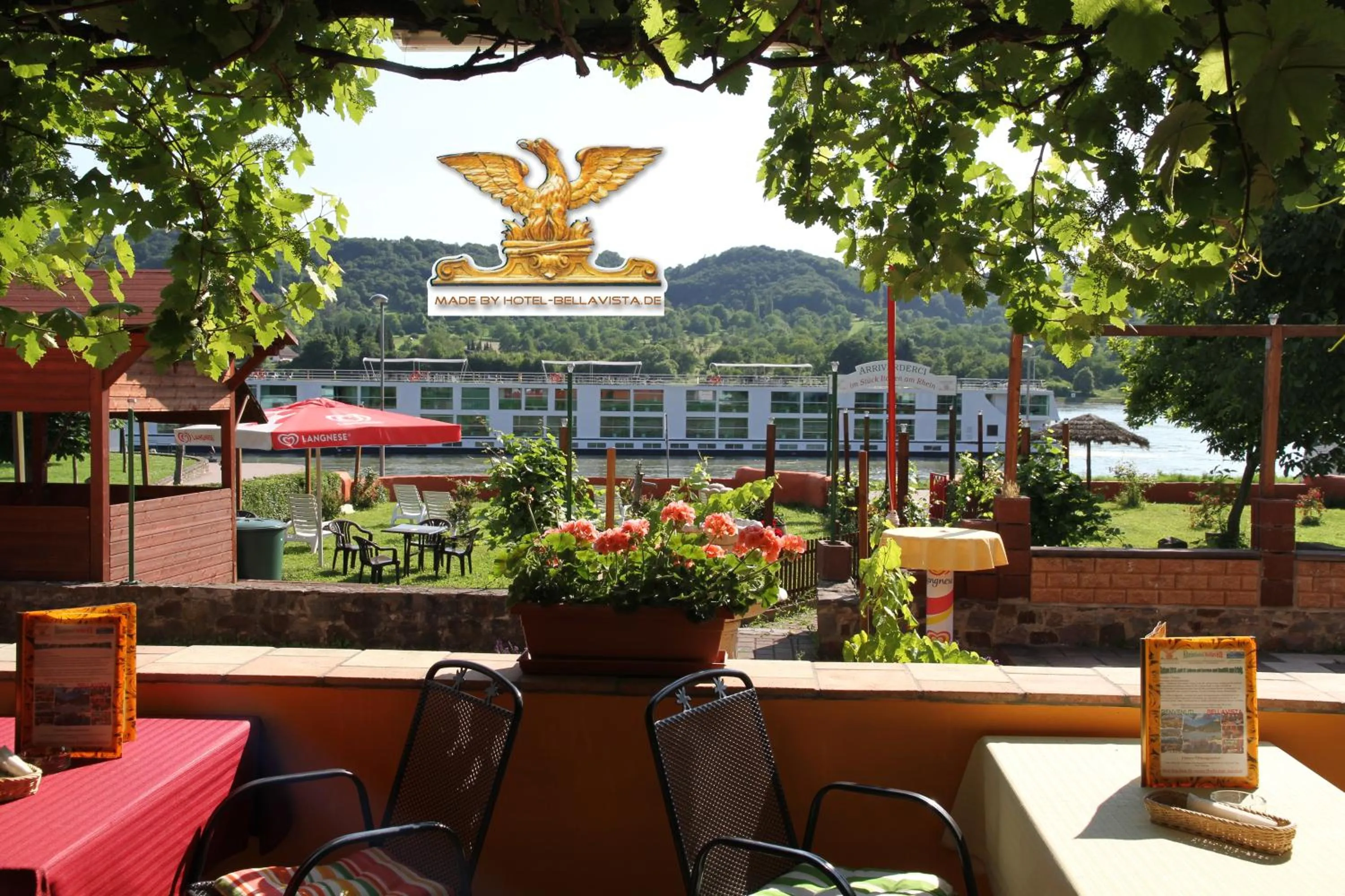 Restaurant/places to eat in Rheinhotel Bellavista