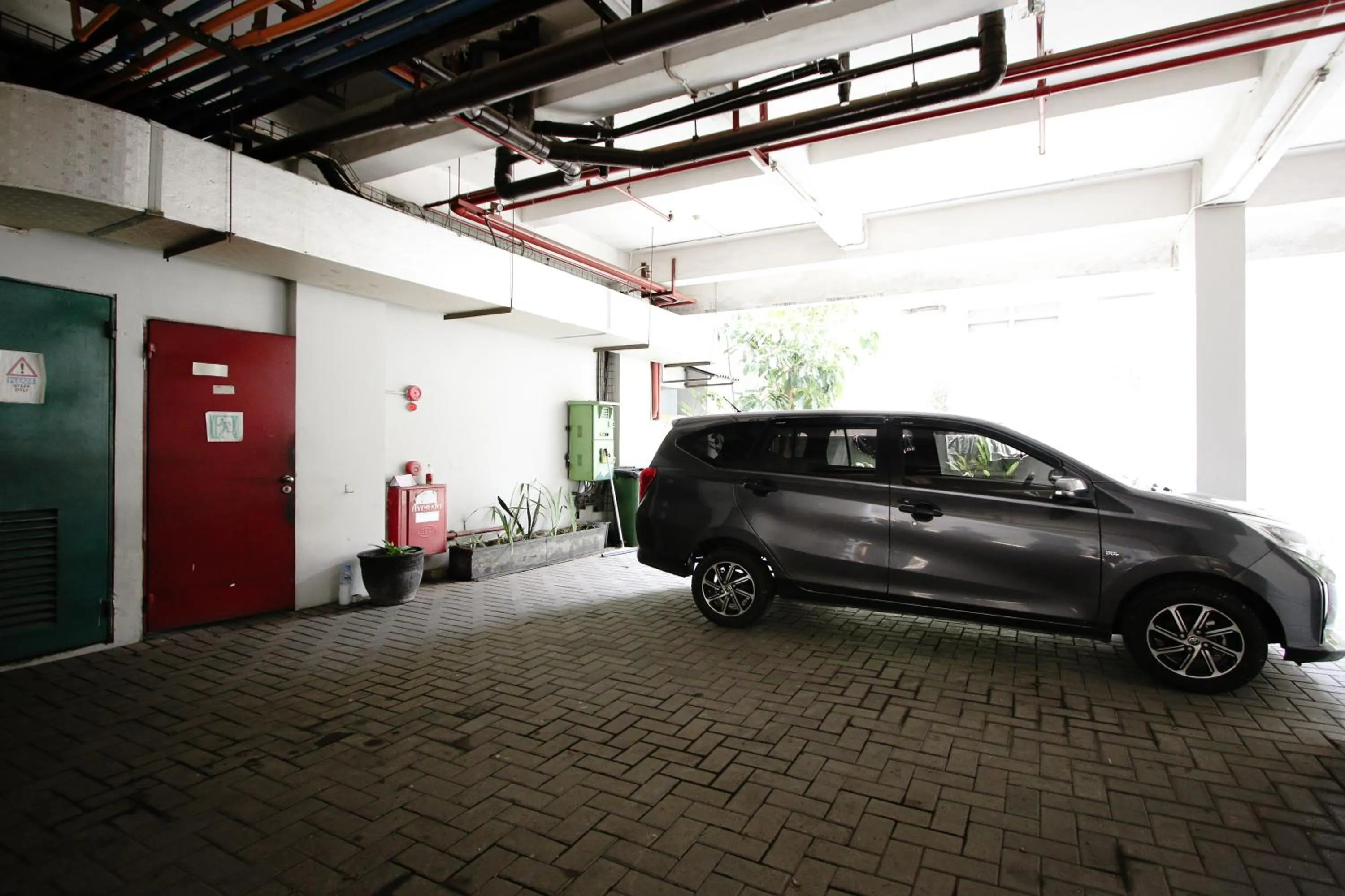 Parking in Zodiak Asia Afrika by KAGUM Hotels