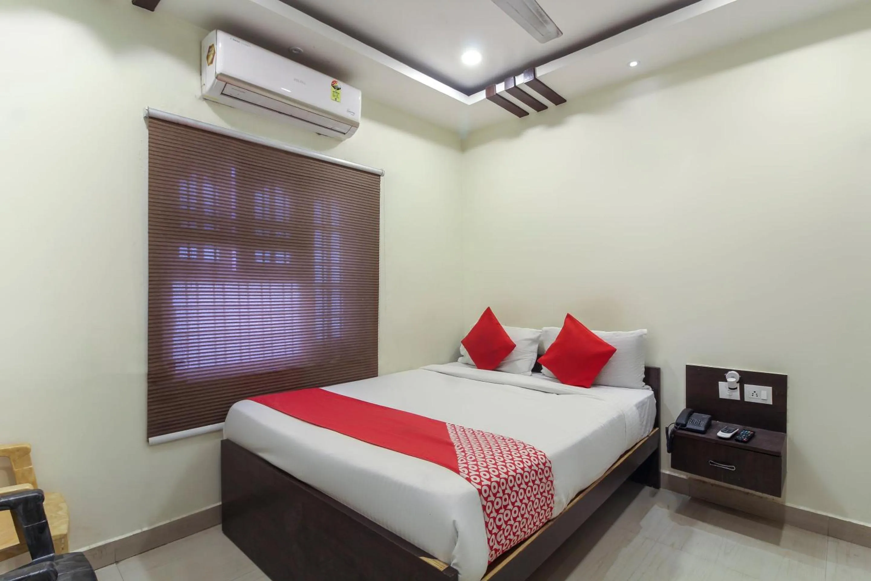 Bedroom, Bed in Hotel O Sri Harsha Residency Near JNTU Metro