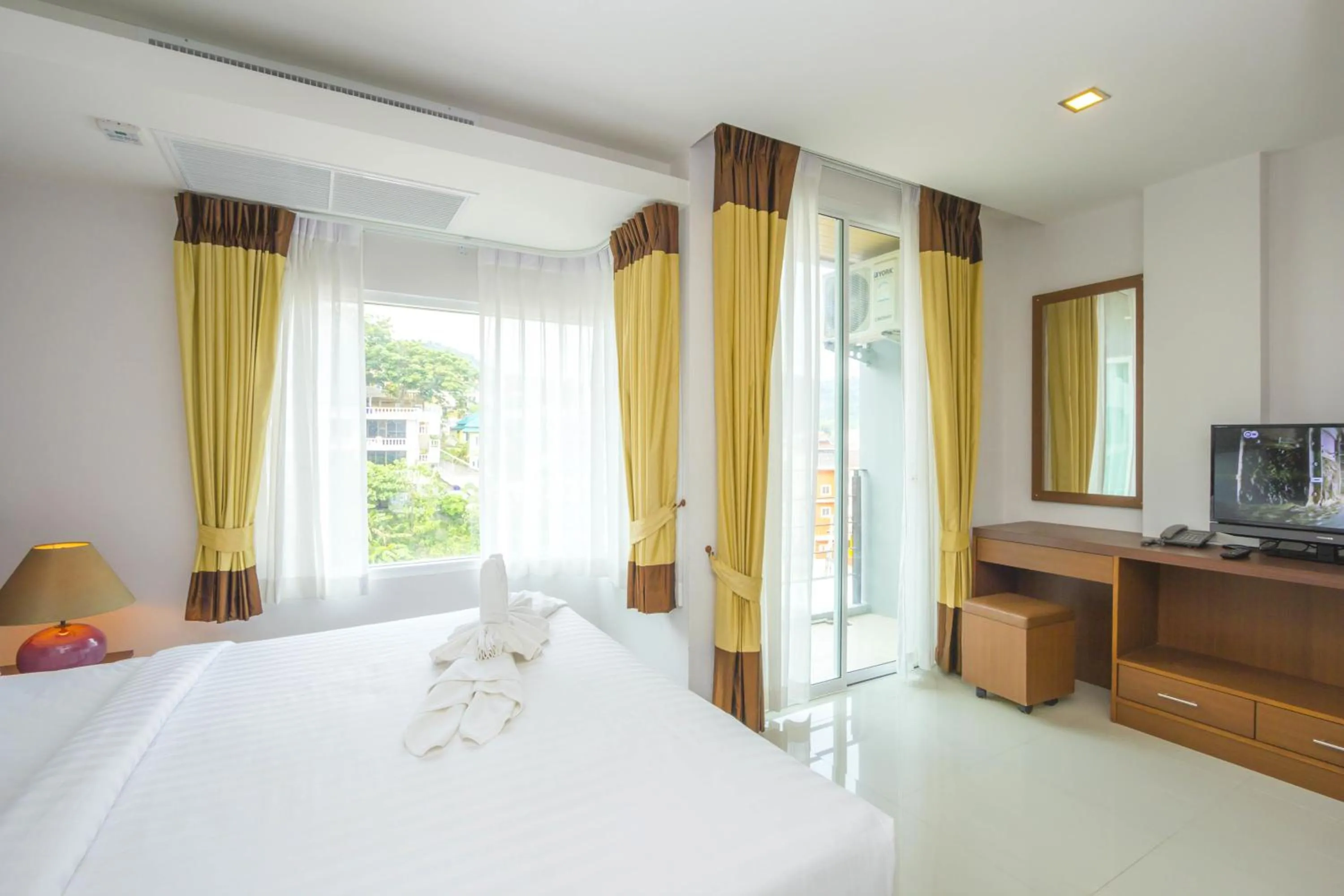 Bedroom, TV/Entertainment Center in Baan Lukkan Patong Resort