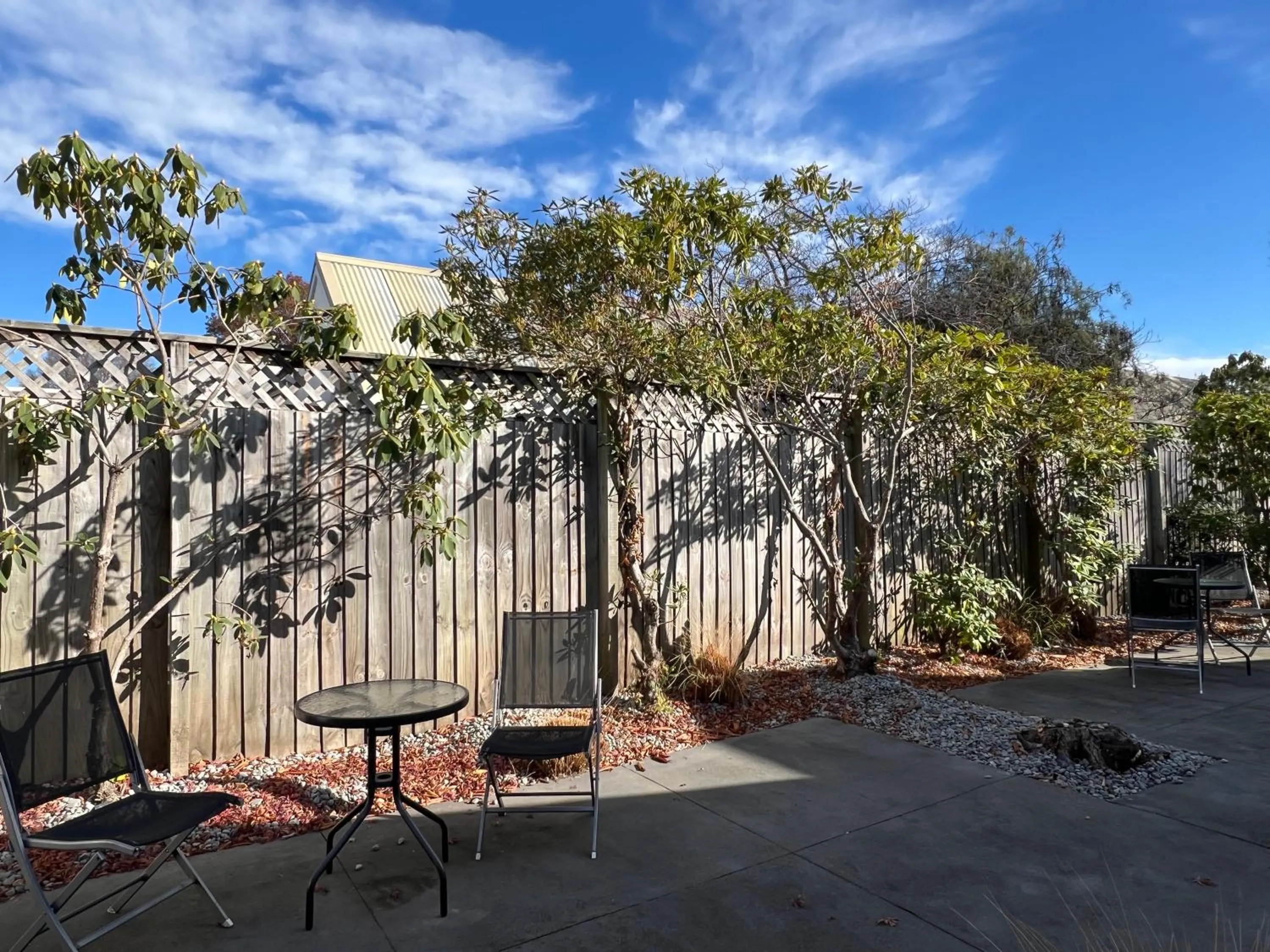 Garden in Diplomat Motel