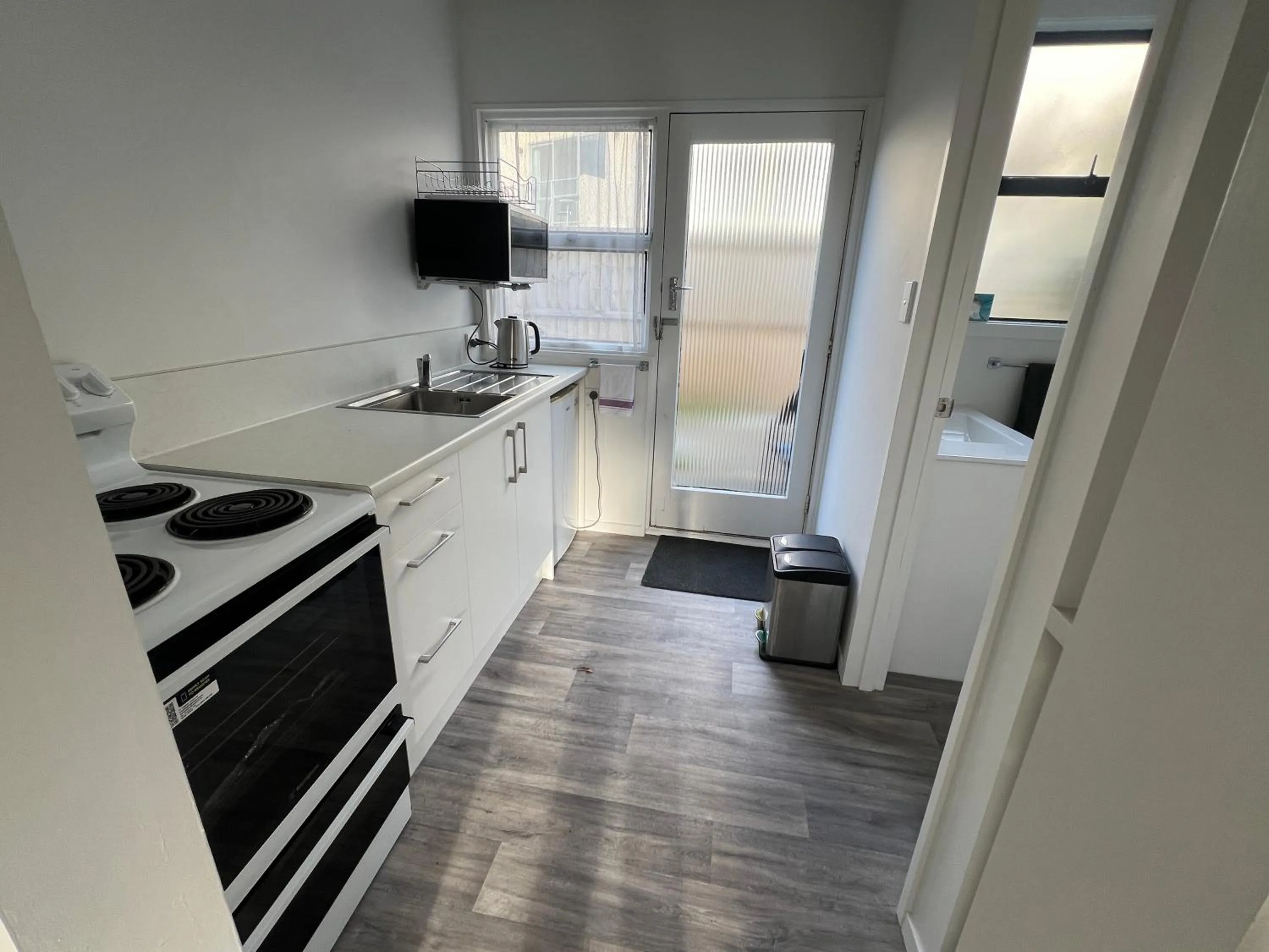 kitchen in Diplomat Motel