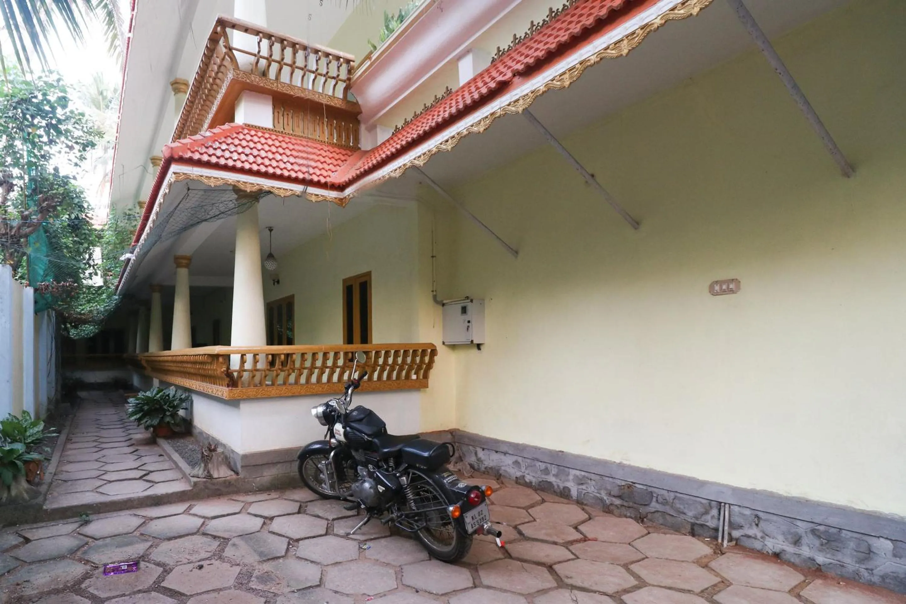 Facade/entrance in Hotel O Sandhra Apartments