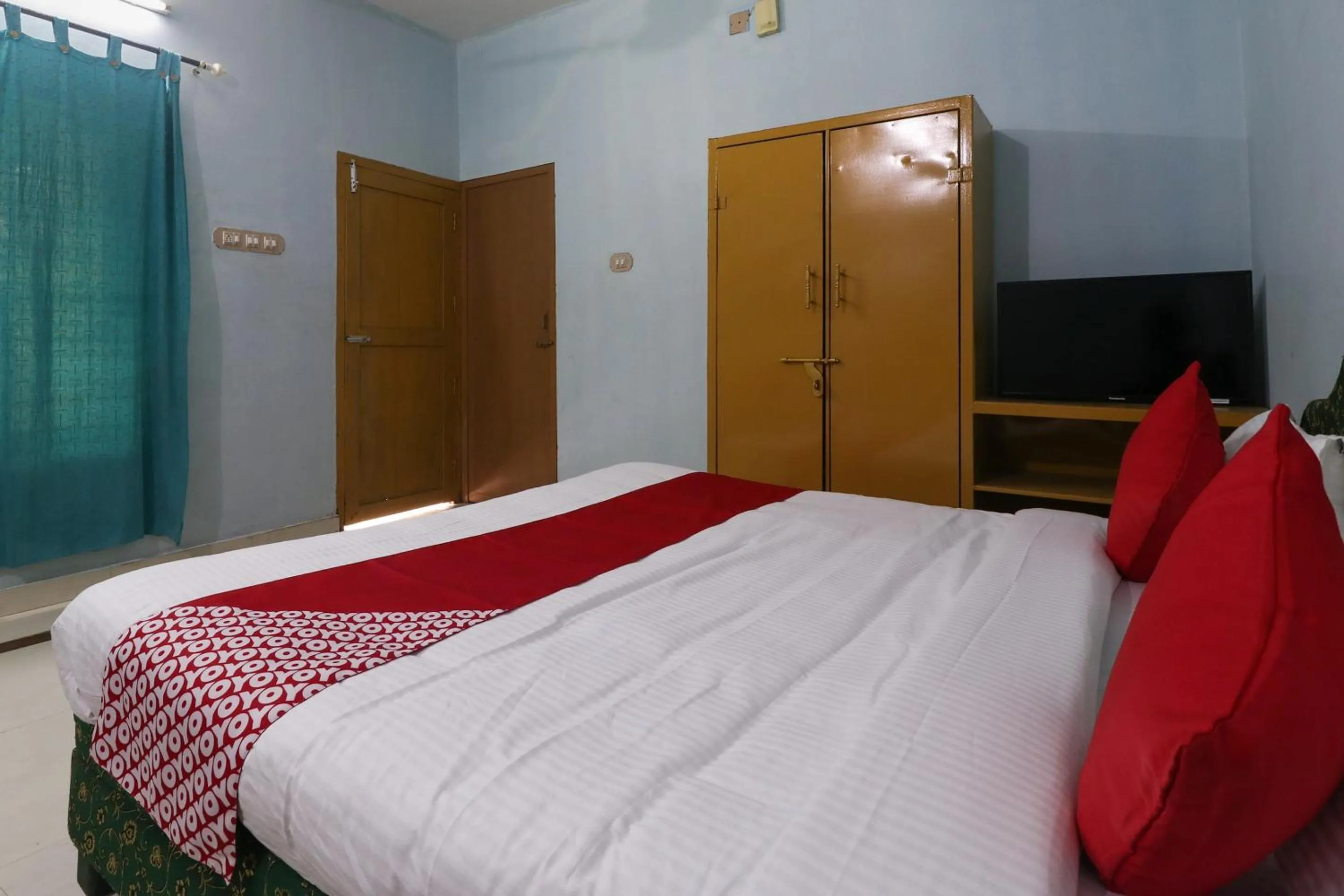 Bedroom, Bed in Hotel O Sandhra Apartments