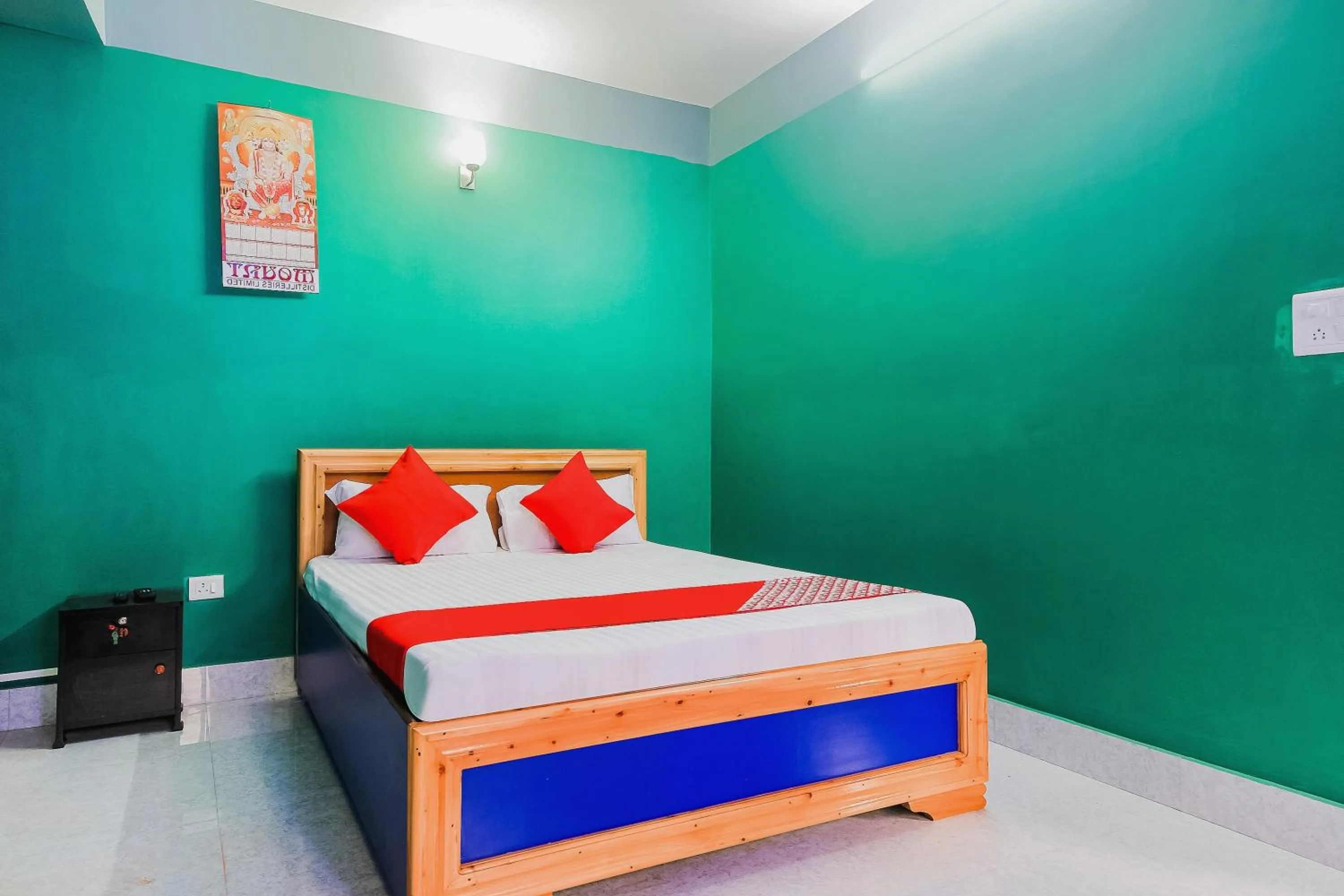 Facade/entrance, Bed in Hotel O Jwajalapa Homestay